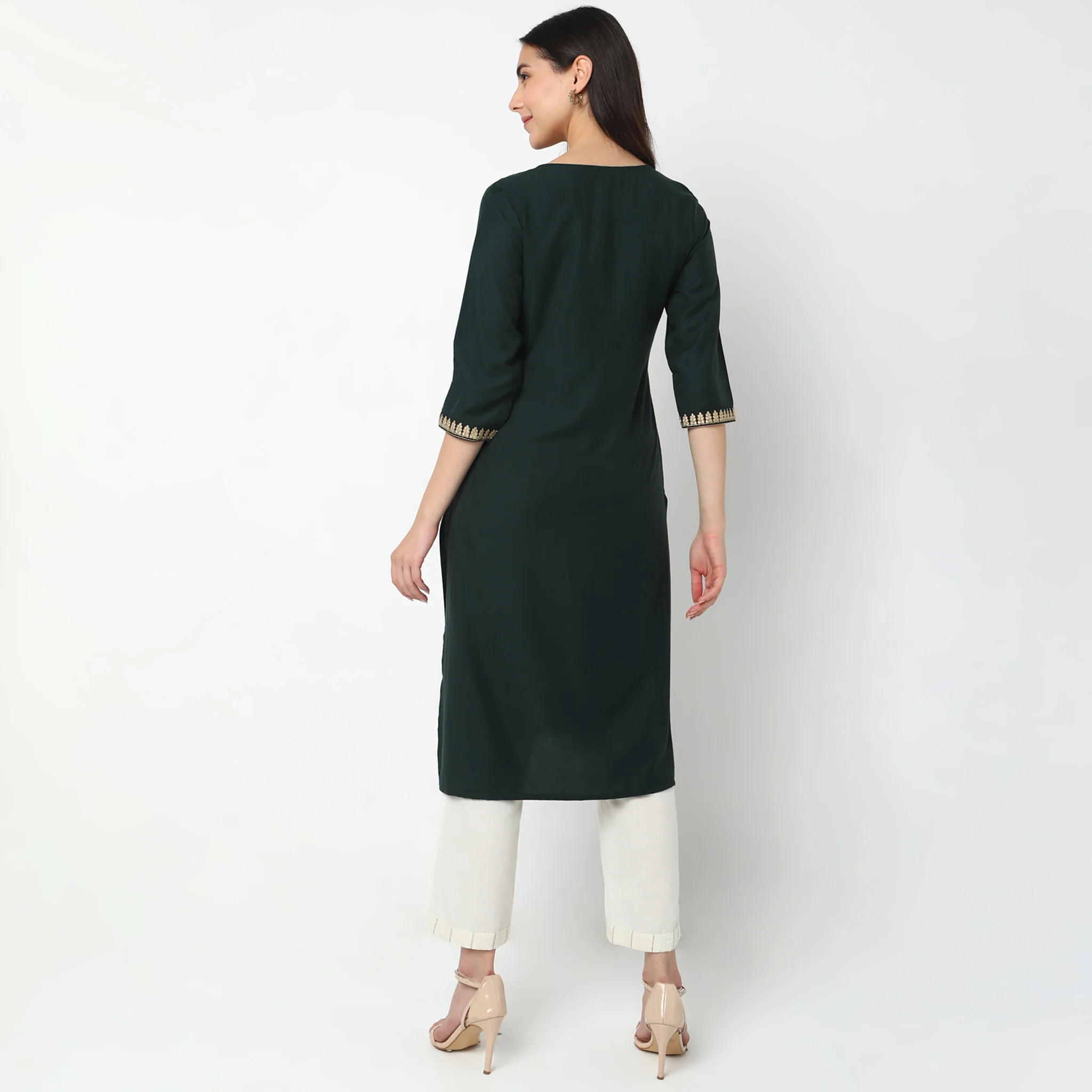 Straight Fit Embroidered Kurta - Image 3