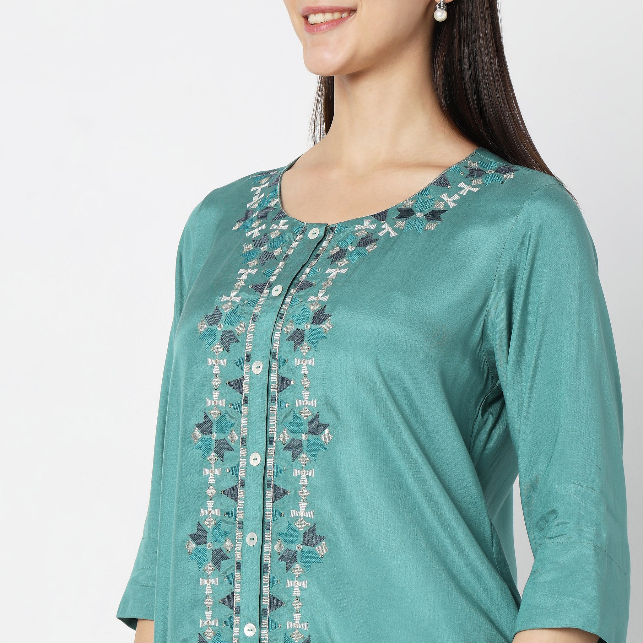 Straight Fit Embroidered Kurta - Image 4
