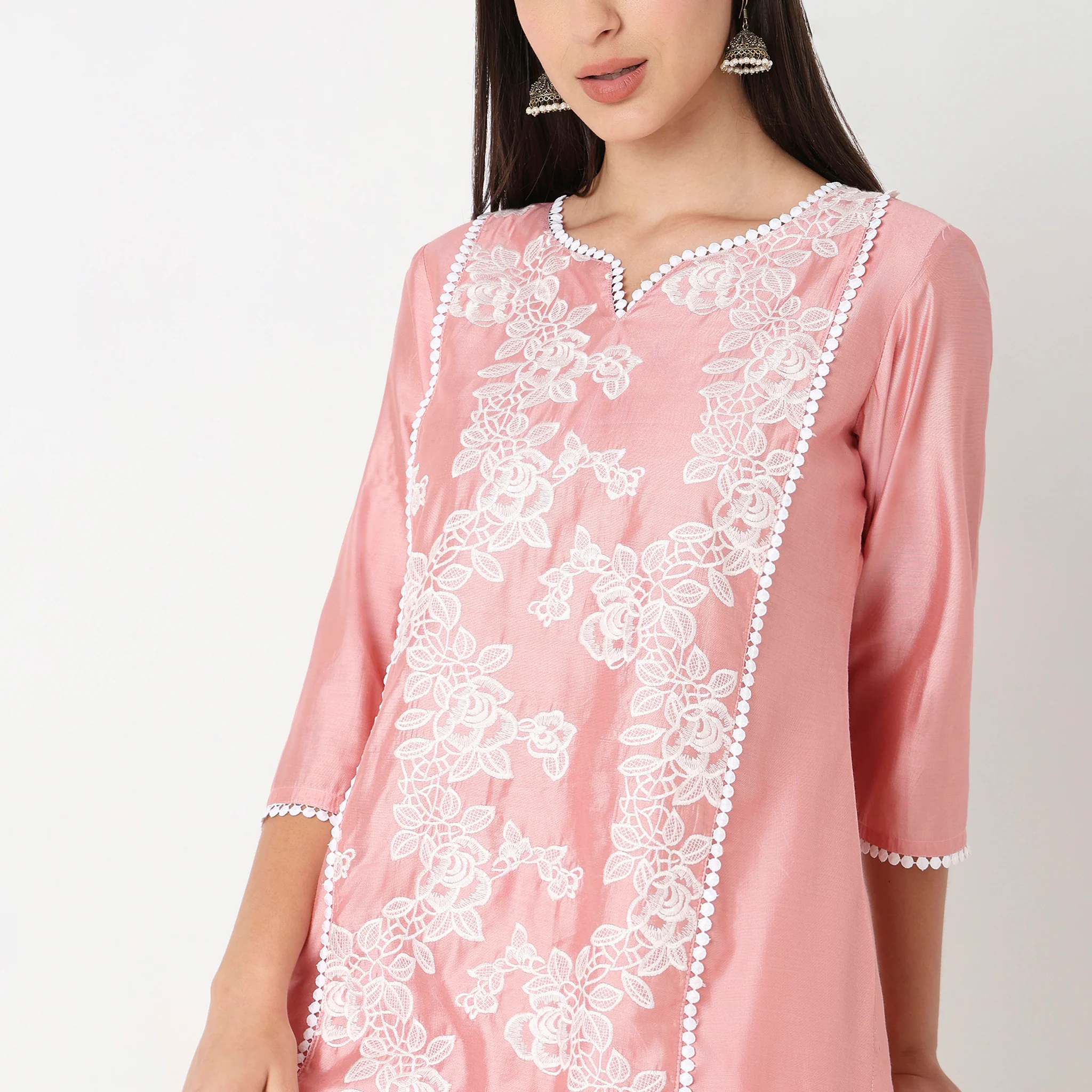 Straight Fit Embroidered Kurta - Image 4