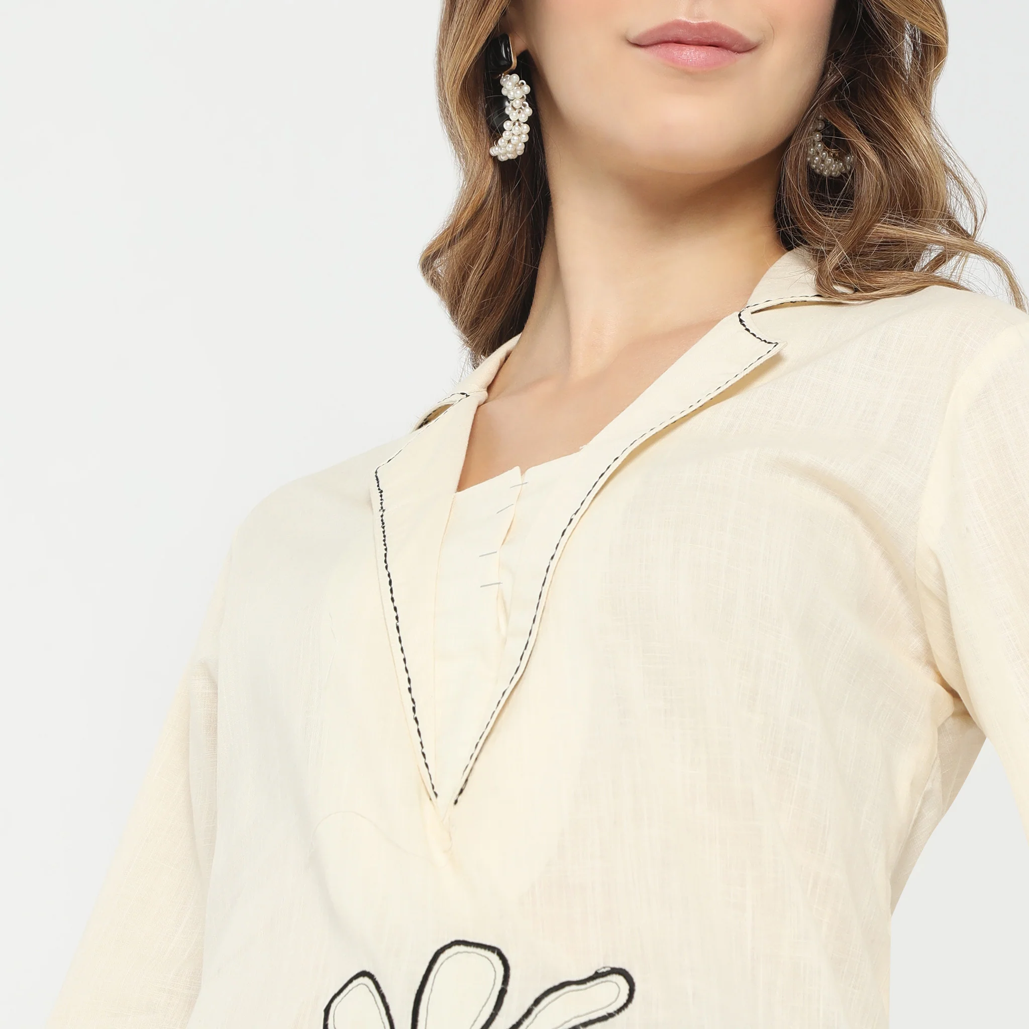 Straight Fit Embroidered Lapel Collar Straight Below Knee Kurta - Image 5