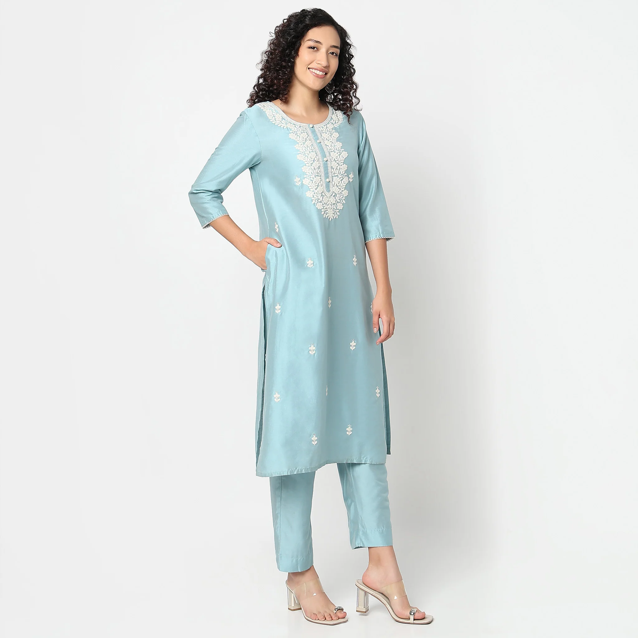 Straight Fit Embroidered Traditional Kurta And Pant With Dupatta Set - Image 10