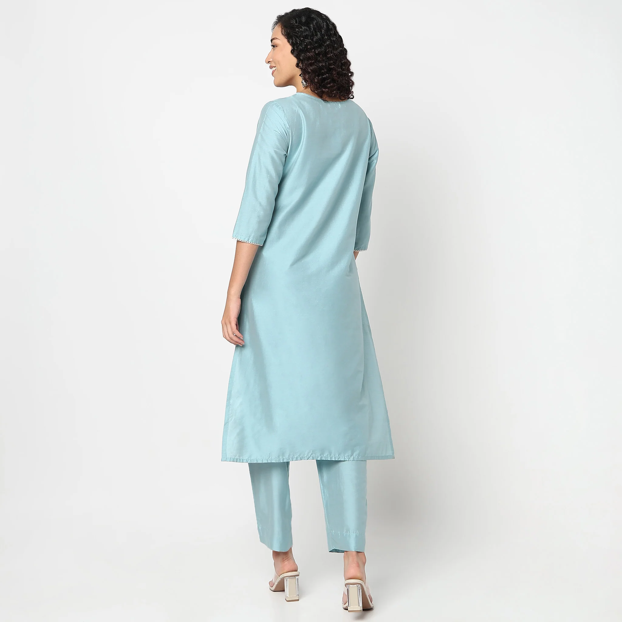 Straight Fit Embroidered Traditional Kurta And Pant With Dupatta Set - Image 9