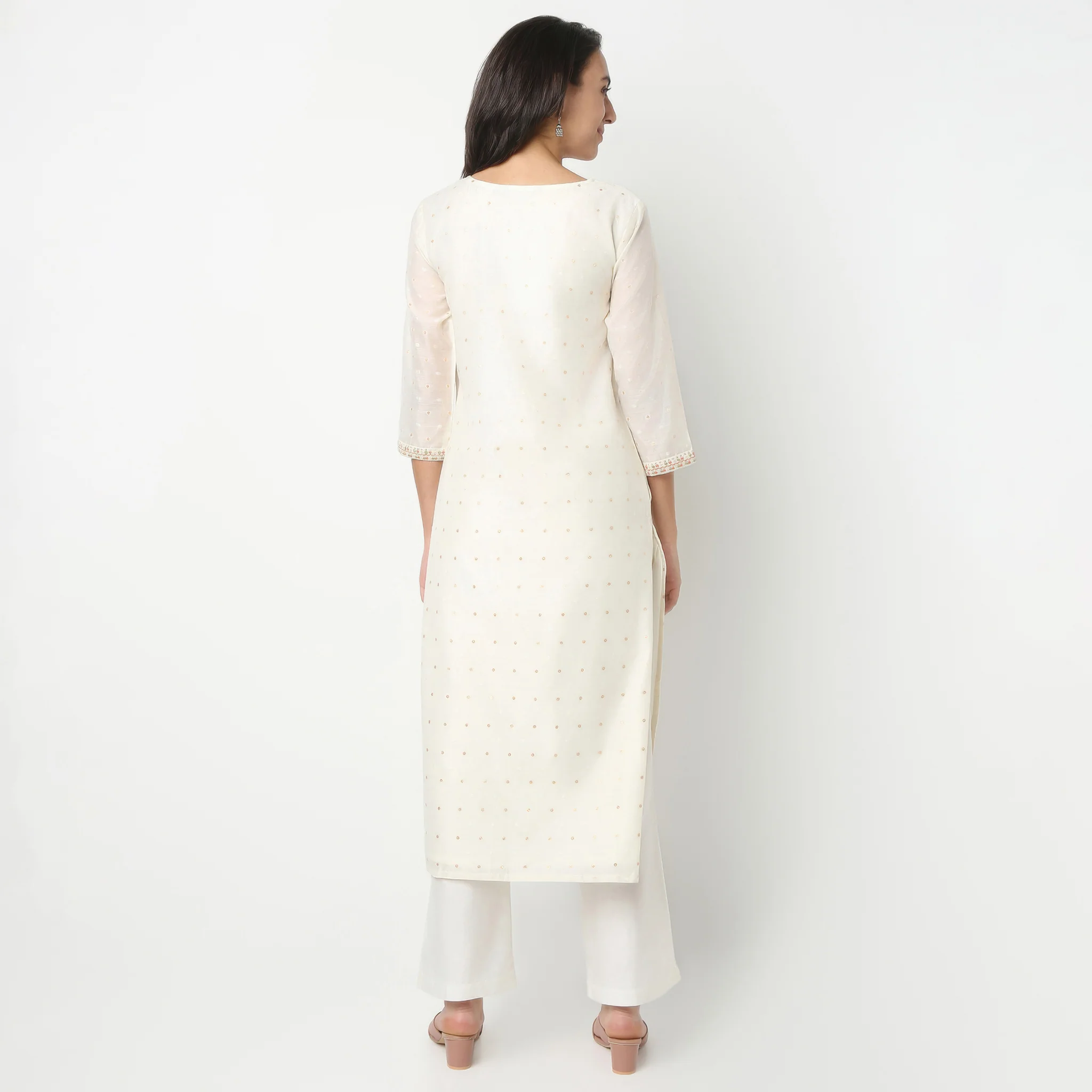 Round Neck Three-Fourth Sleeve Straight Fit Embroidered Kurta With Pant Set - Image 3