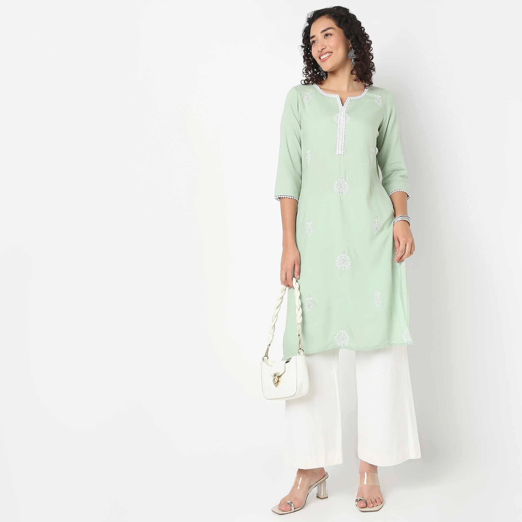 Round Neck With Lace Detailing Kurta - Image 6
