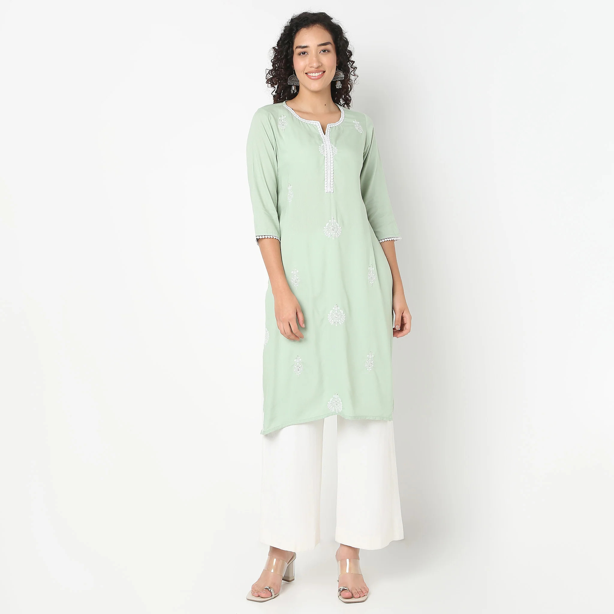 Round Neck With Lace Detailing Kurta - Image 7