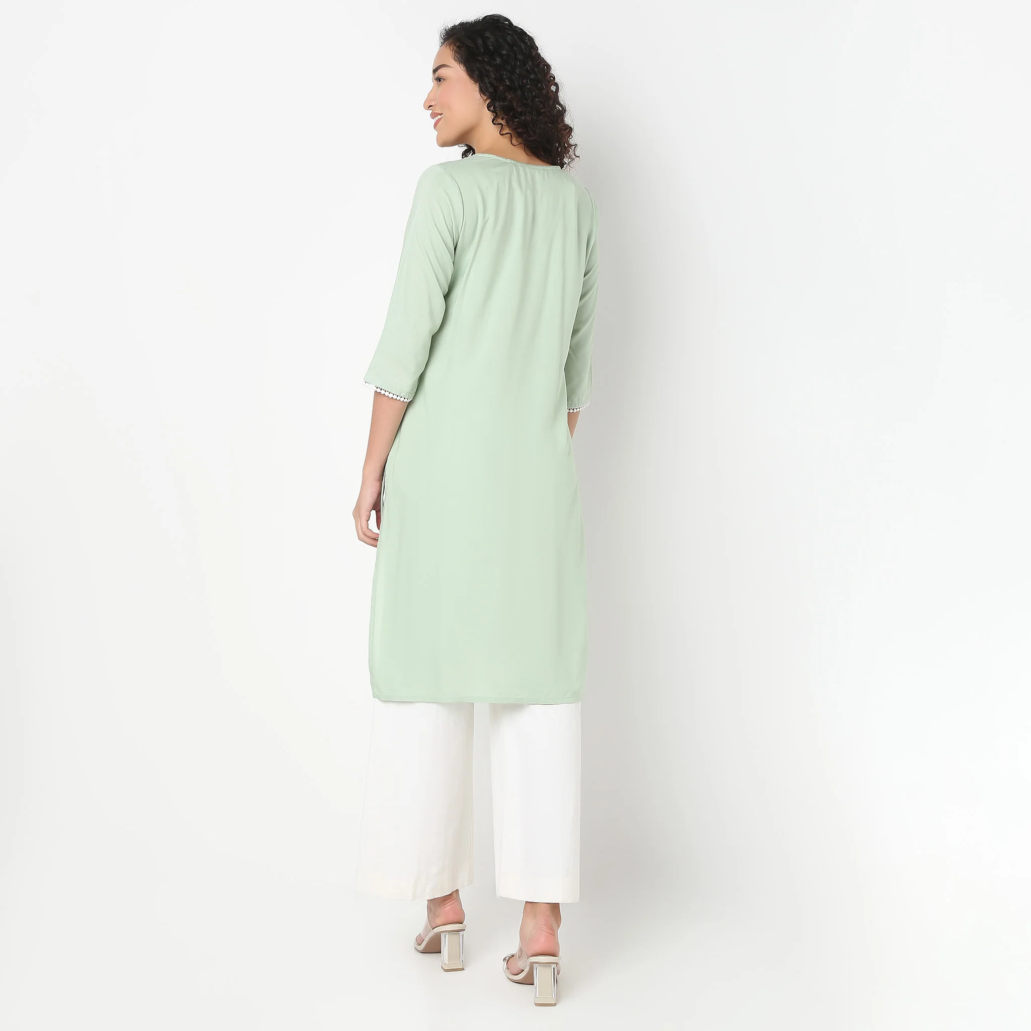 Round Neck With Lace Detailing Kurta - Image 8