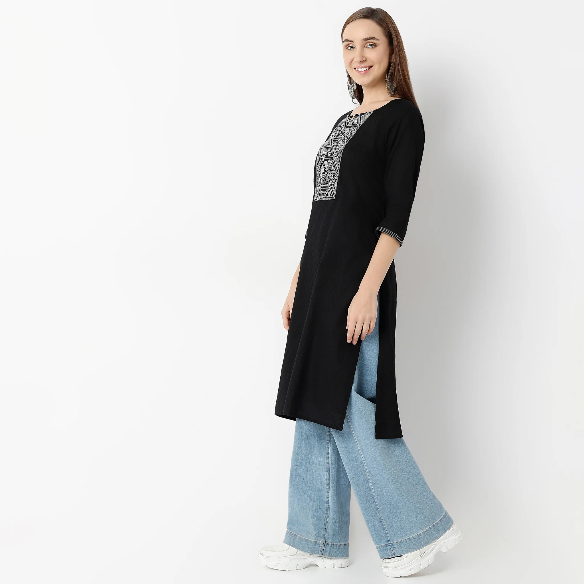 Straight Fit Calf Length Embroidered Kurta - Image 5