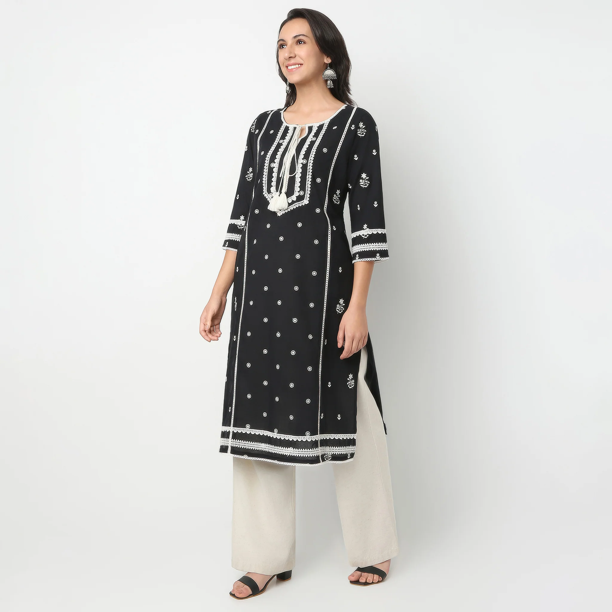 Below Knee Three-Fourth Sleeve Straight Fit Embroidered Kurta - Image 5