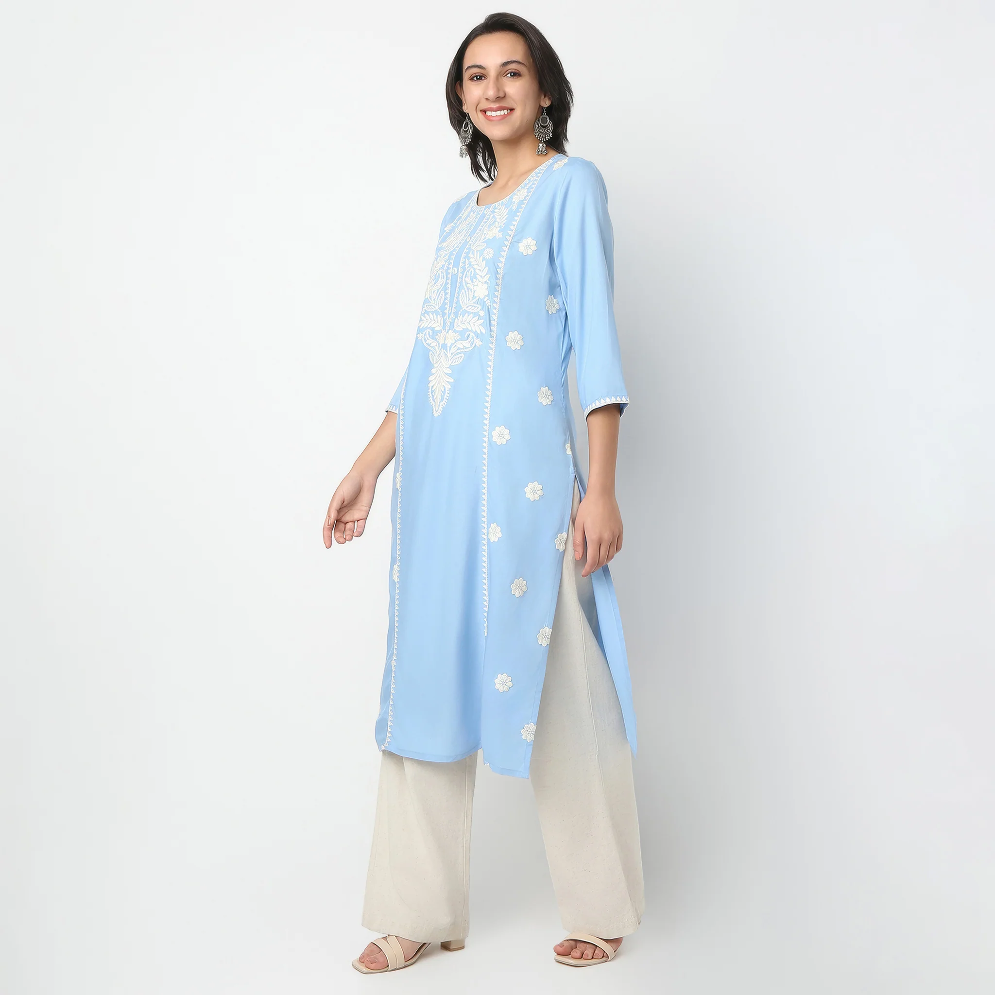 Round Neck Below Knee Three-Fourth Sleeve Straight Fit Embroidered Kurta - Image 5