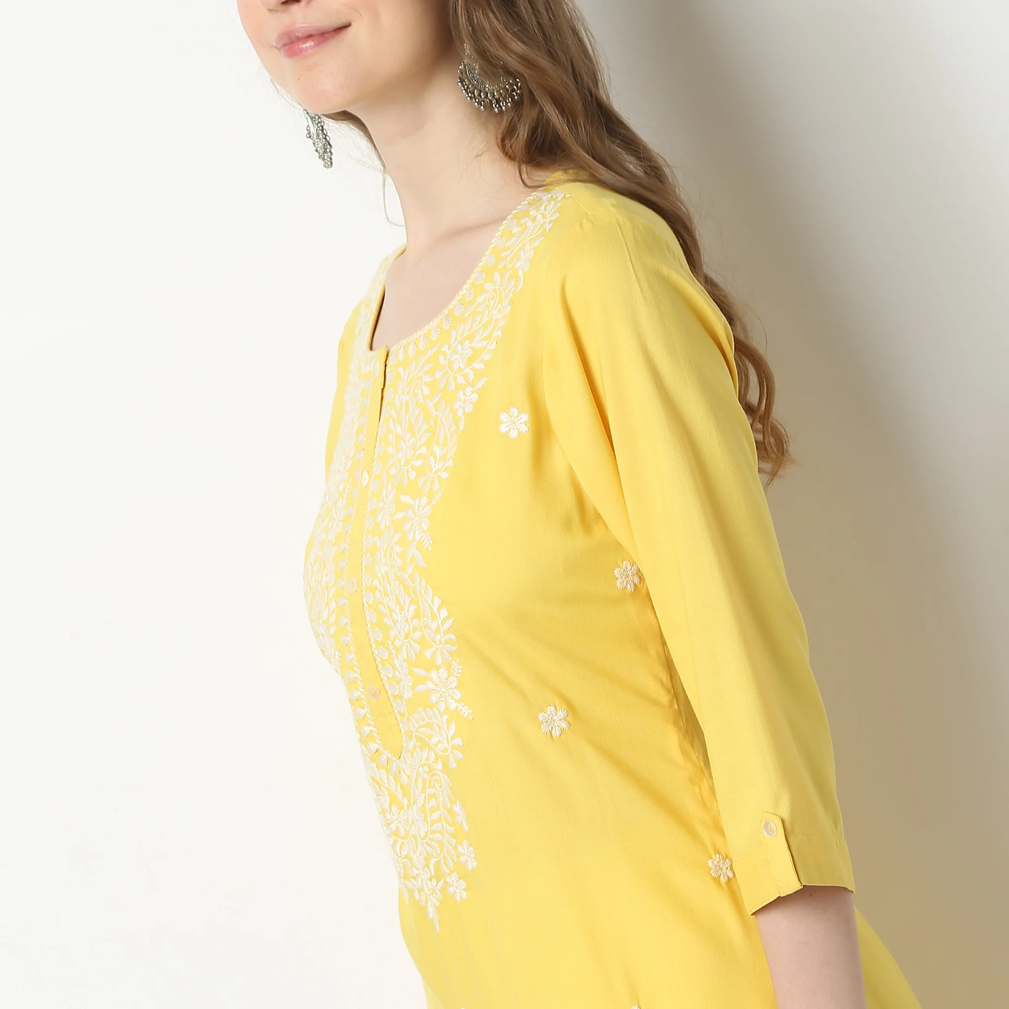 Straight Fit Embroidered Below Knee Kurta - Image 4