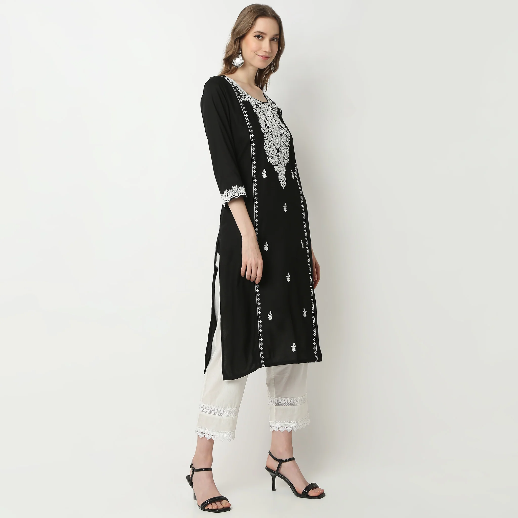 Straight Fit Embroidered Below Knee Kurta - Image 5