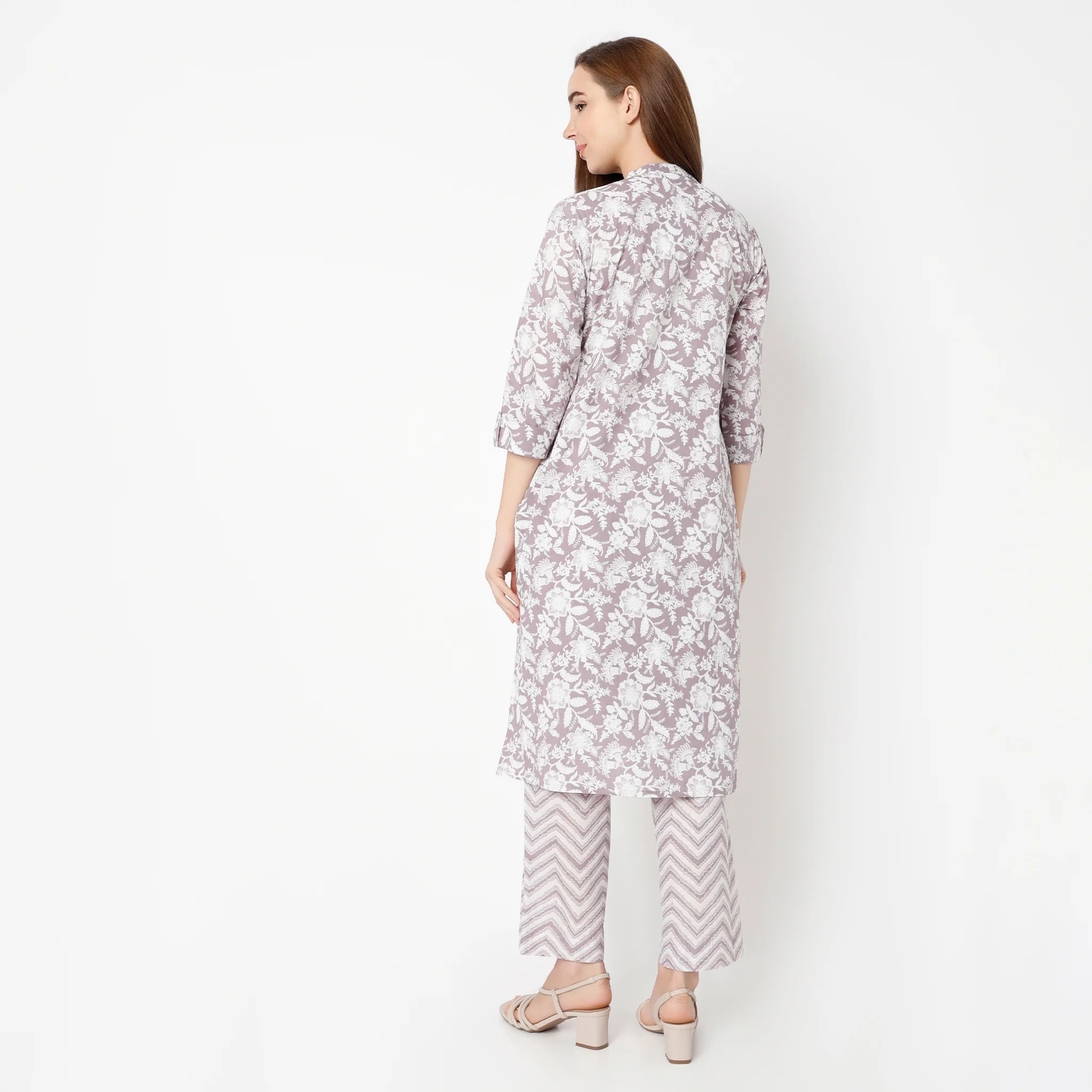Band Collar Knee Length Three-Fourth Sleeve Half Placket Kurta - Image 3