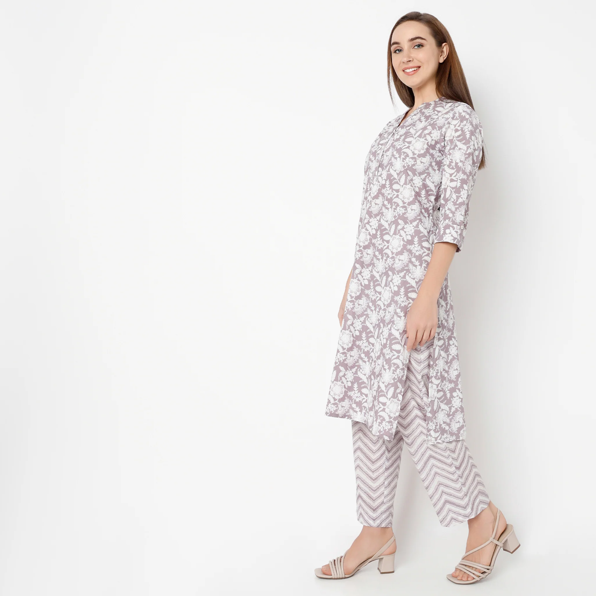 Band Collar Knee Length Three-Fourth Sleeve Half Placket Kurta - Image 5