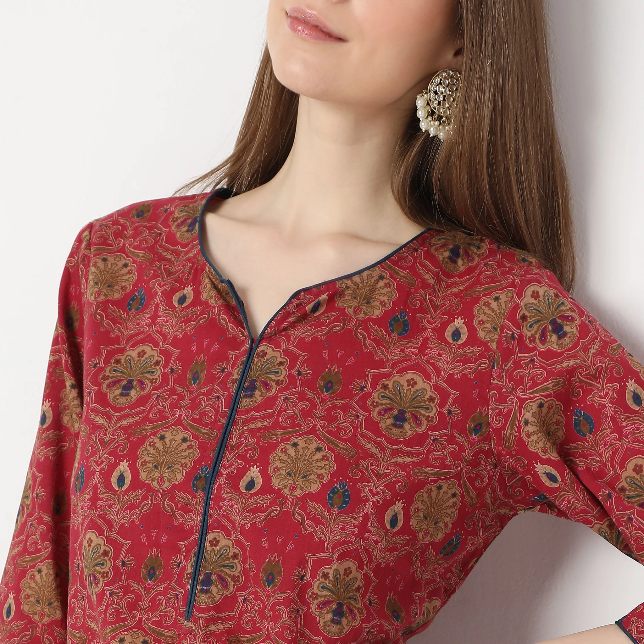 Floral Straight Kurta - Image 9
