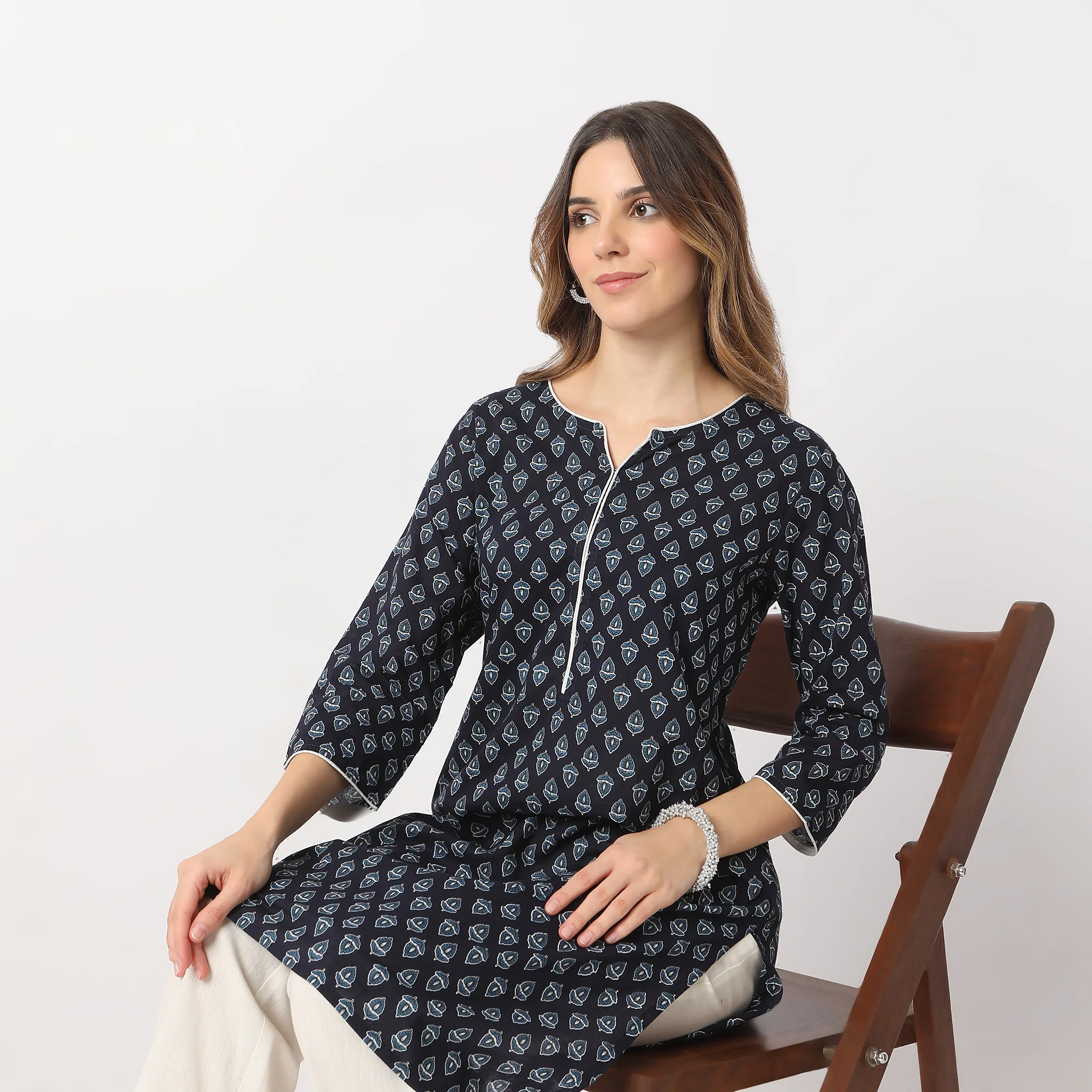 Floral Band Neck Kurta - Image 4