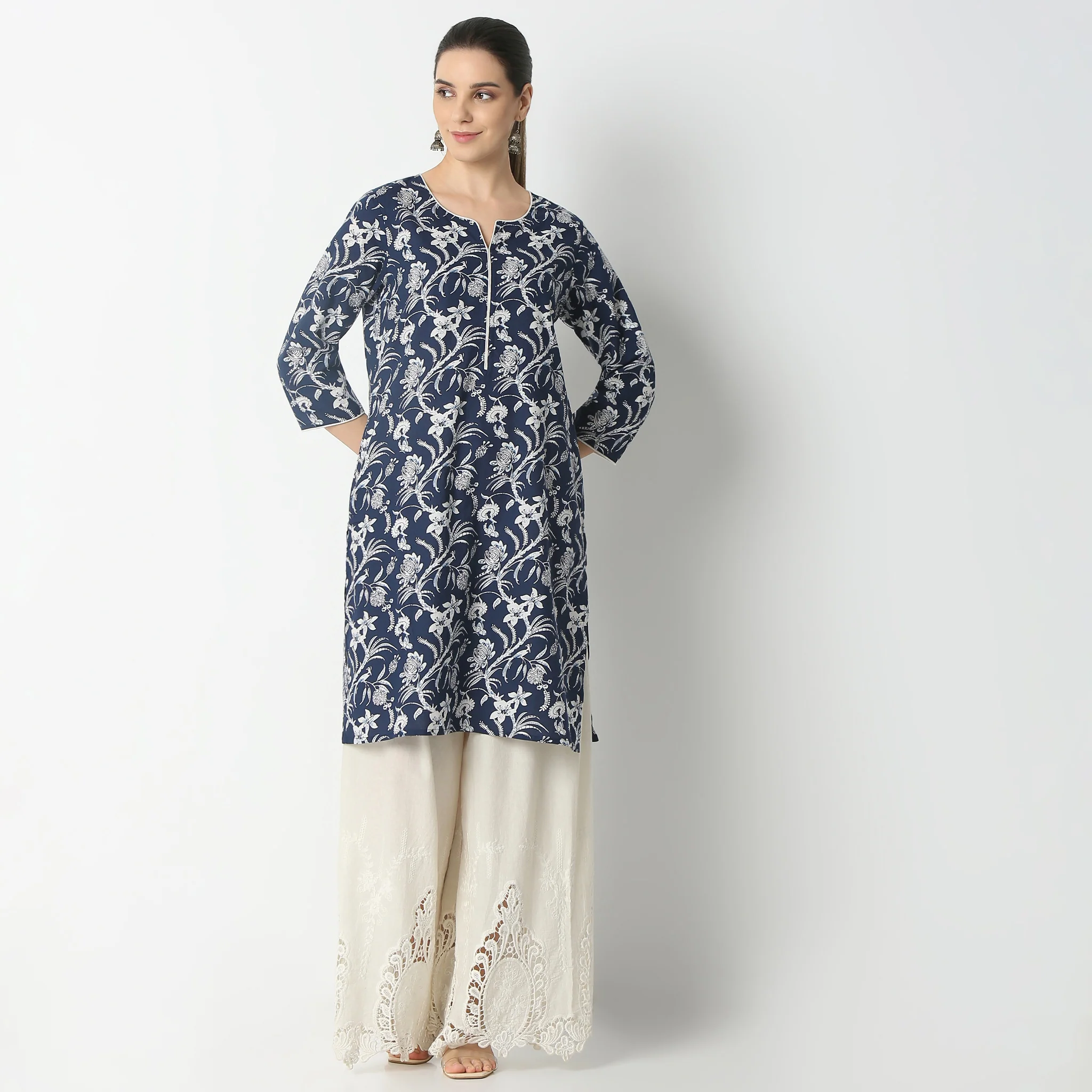 Floral Straight Kurta - Image 2