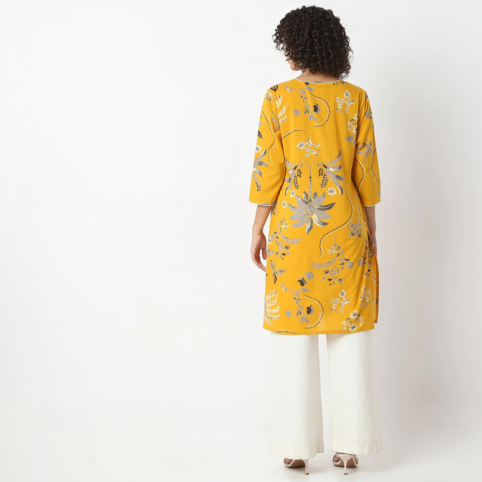 Straight Fit Floral Knee Length Kurta - Image 3