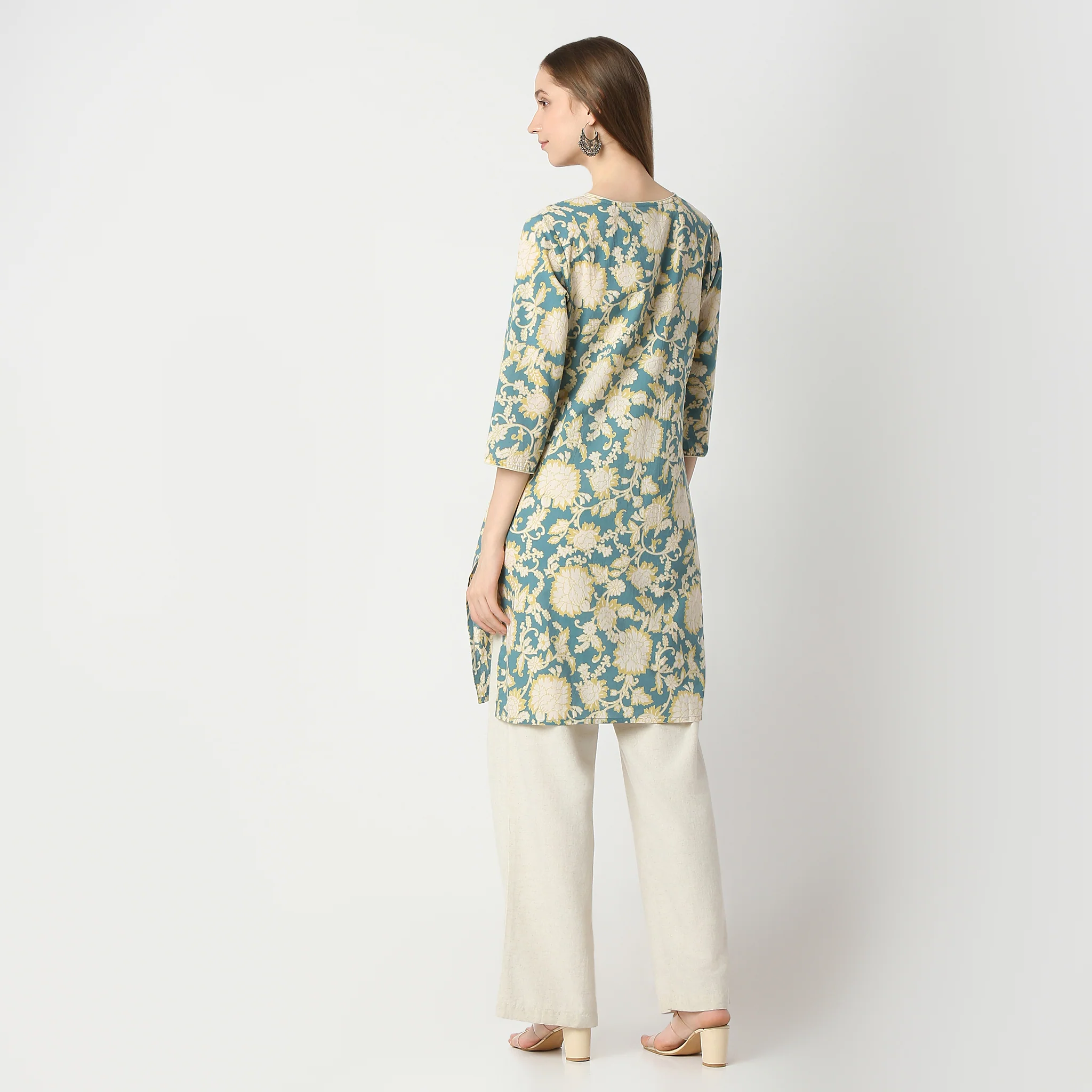 Floral Straight Kurta - Image 3