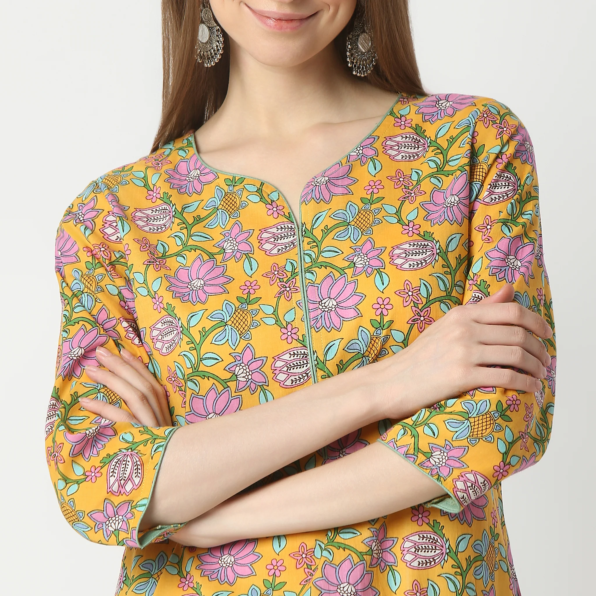 Floral Straight Kurta - Image 4