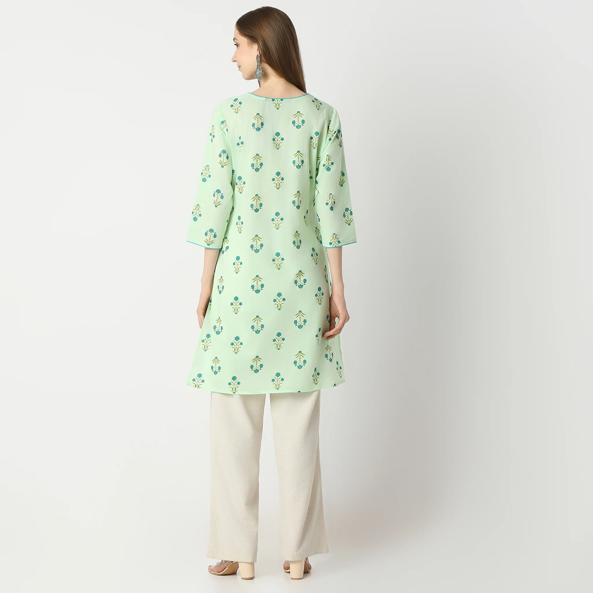 Floral Straight Kurta - Image 3