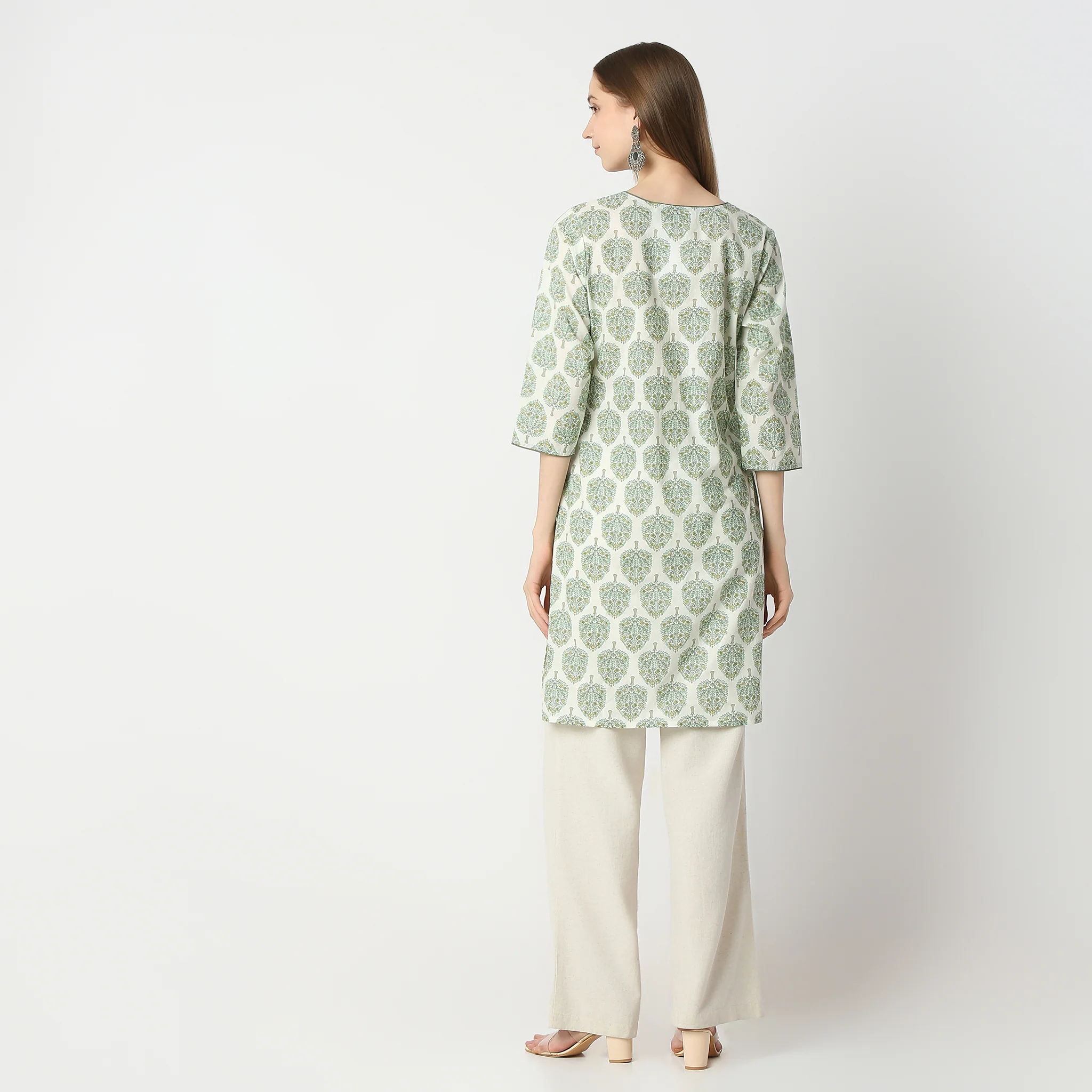 Floral Straight Kurta - Image 3