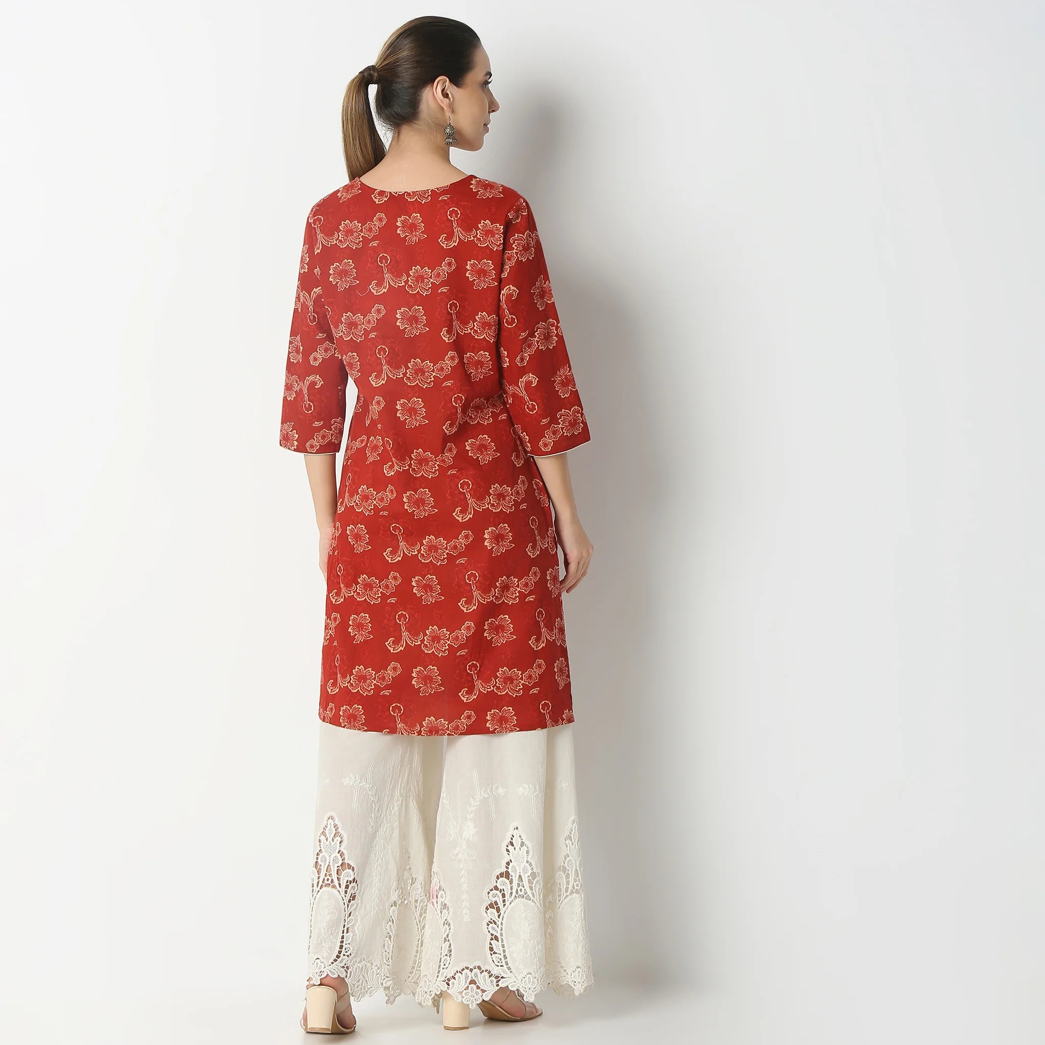 Floral Straight Kurta - Image 3