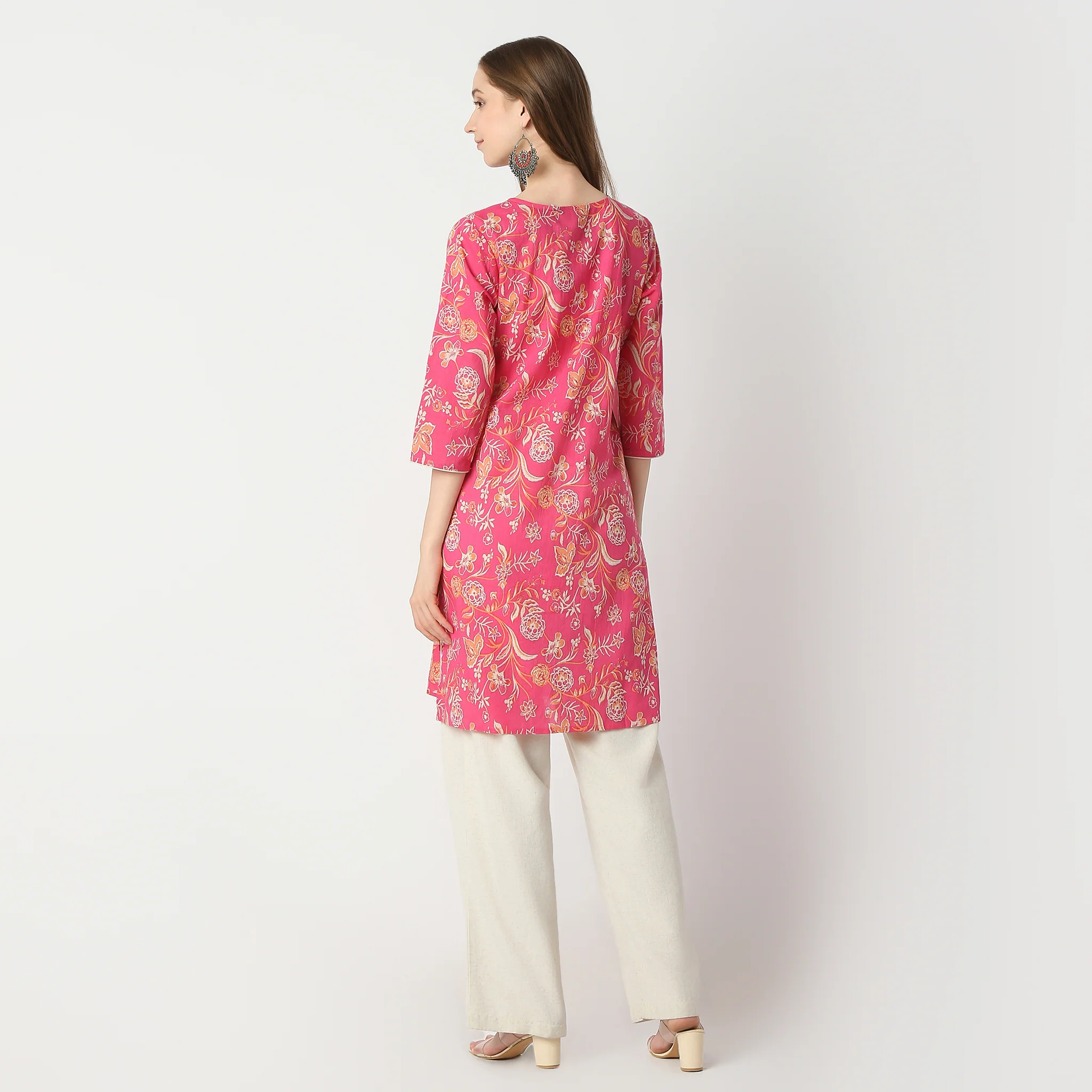 Floral Straight Kurta - Image 3