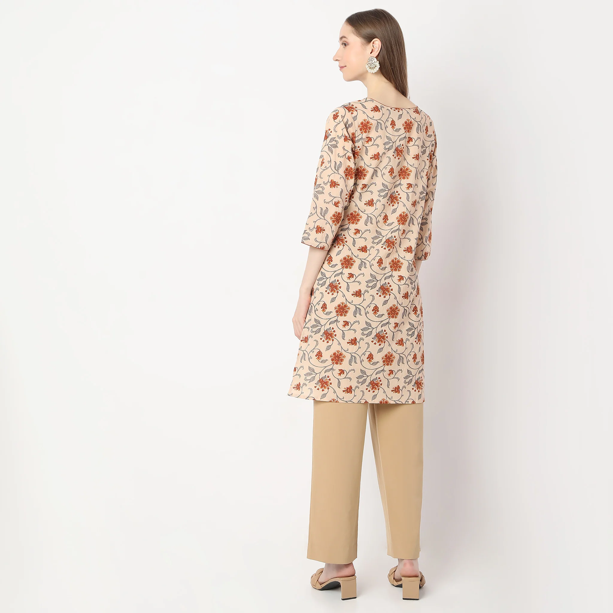 Floral Straight Kurta - Image 3