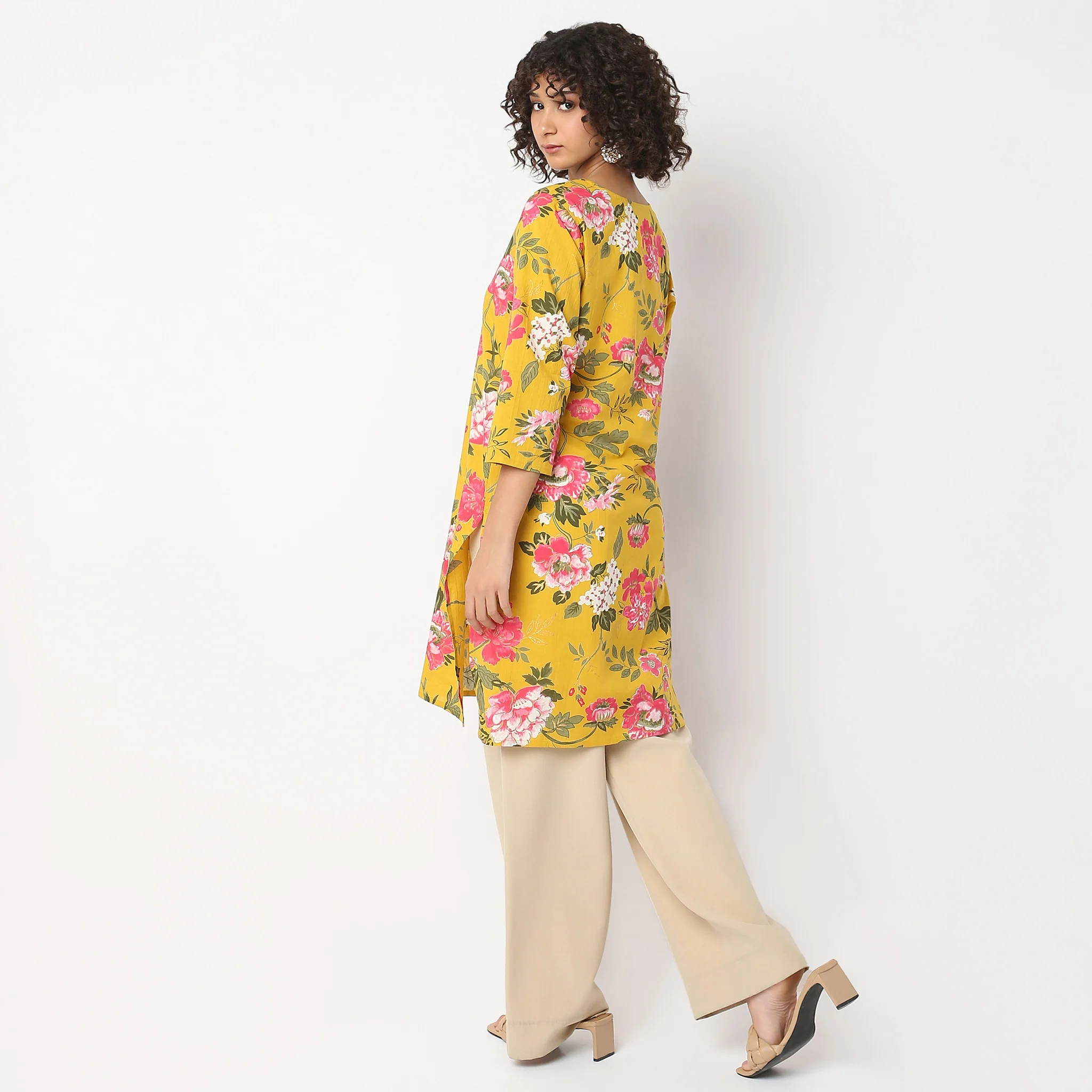 Straight Fit Floral Kurta - Image 13