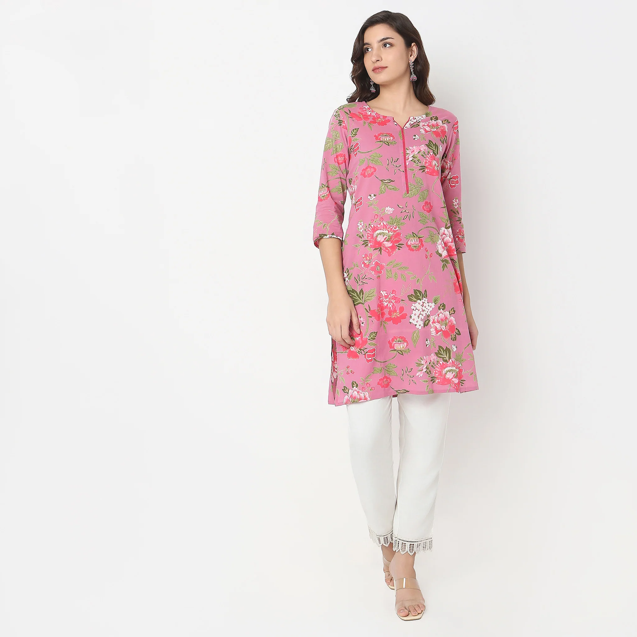 Straight Fit Floral Kurta - Image 2
