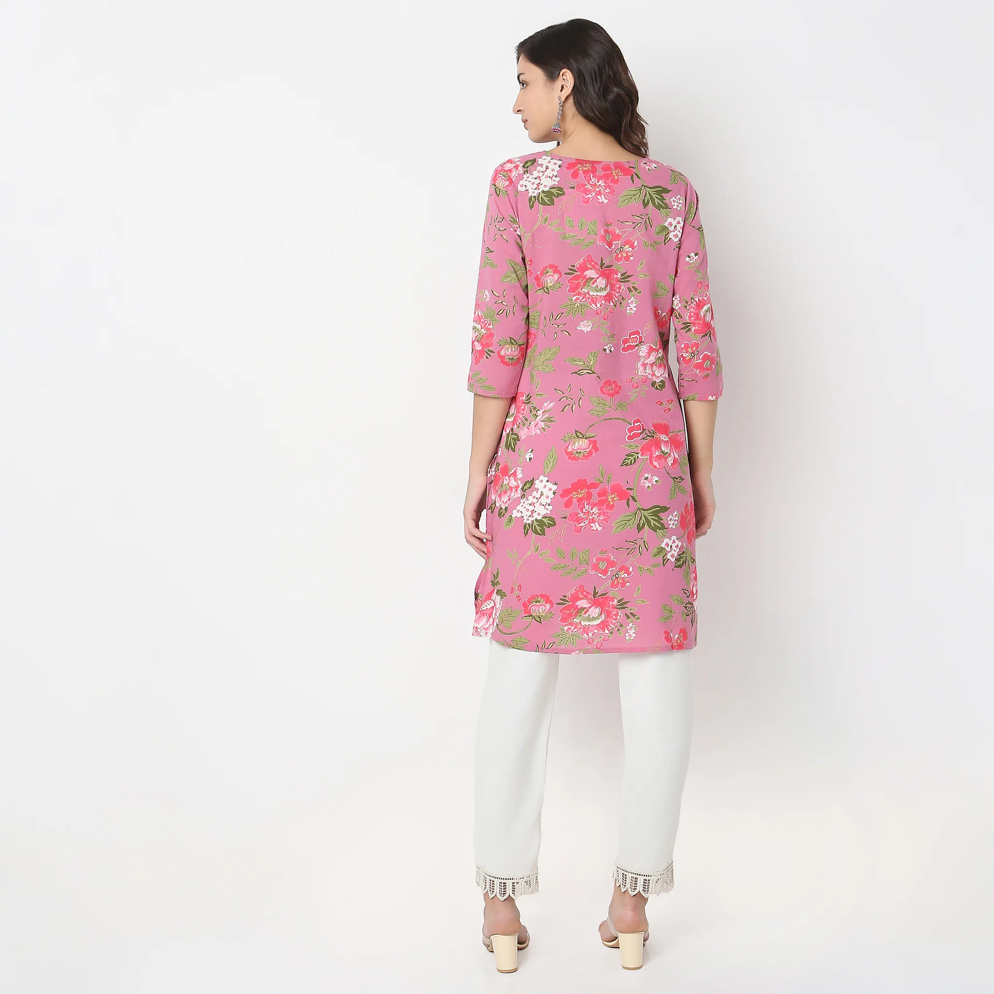 Straight Fit Floral Kurta - Image 3