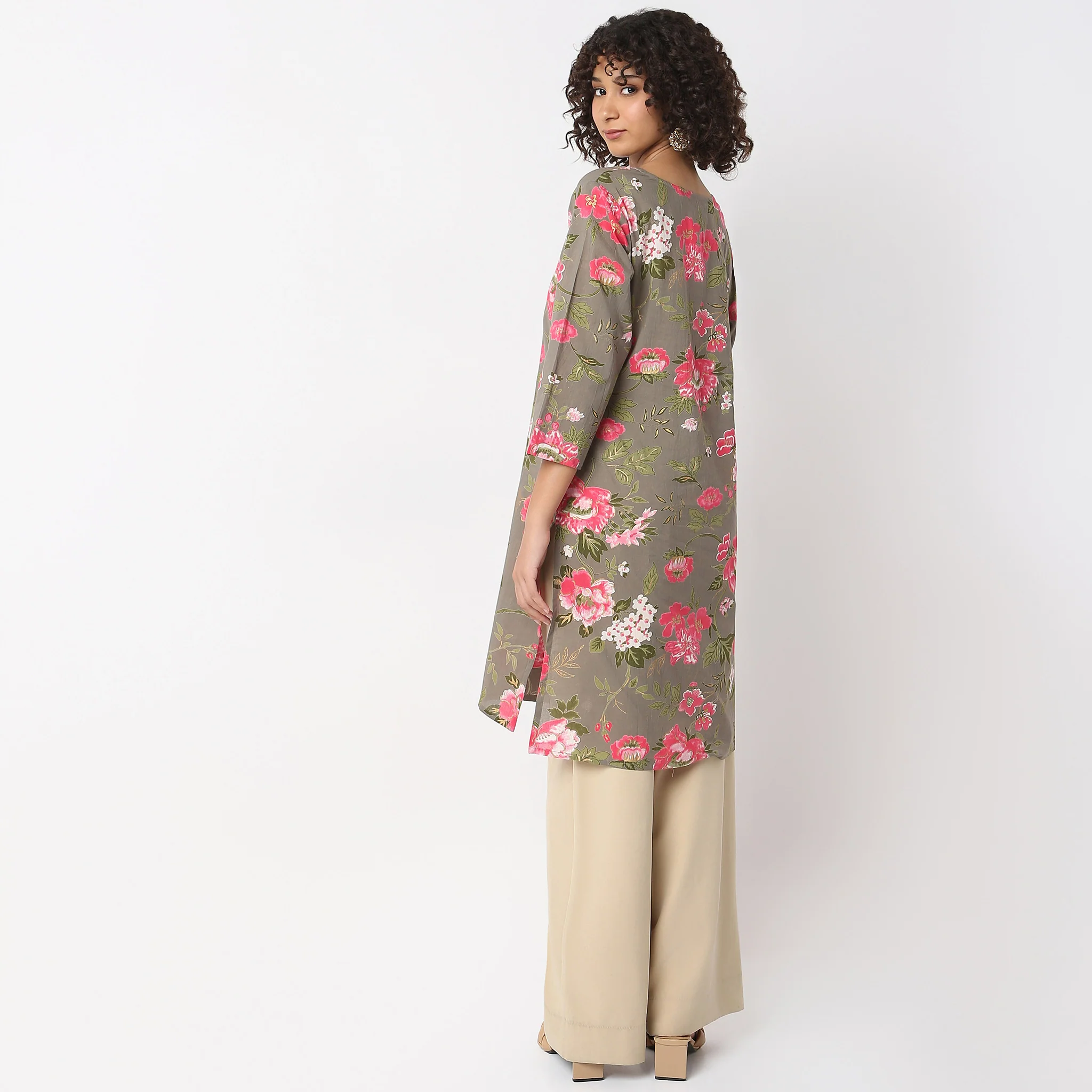 Straight Fit Floral Kurta - Image 8