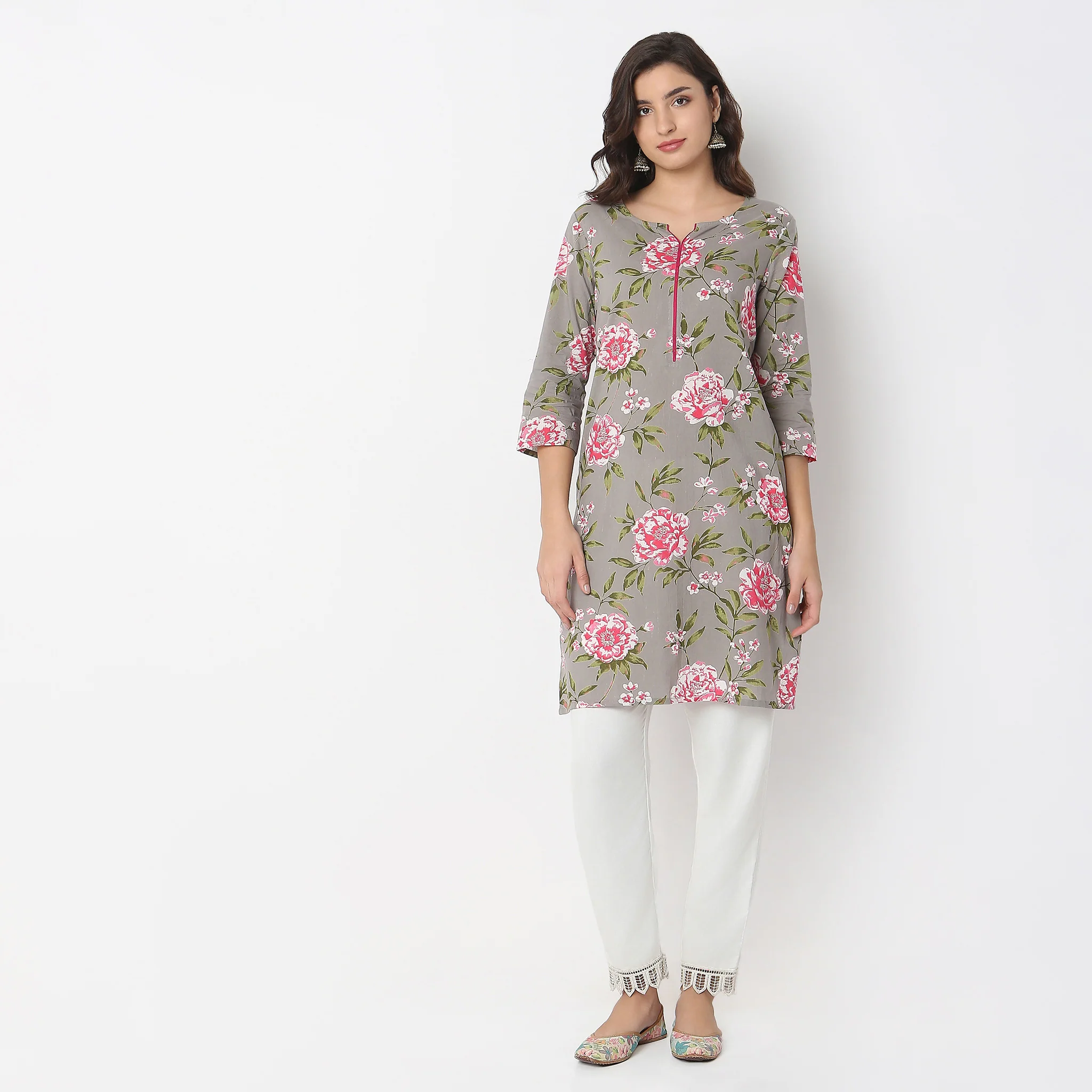 Straight Fit Floral Kurta - Image 2