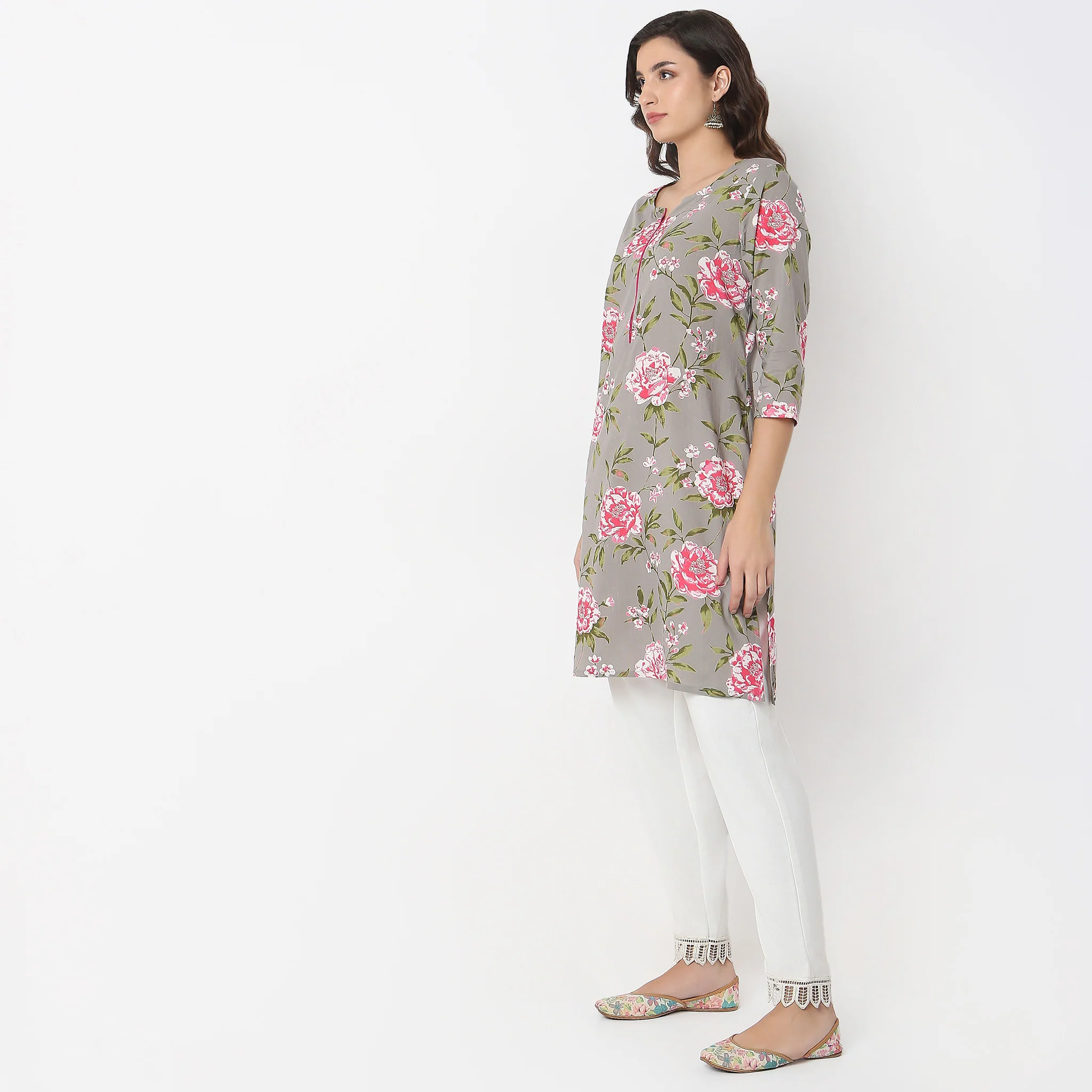 Straight Fit Floral Kurta - Image 5