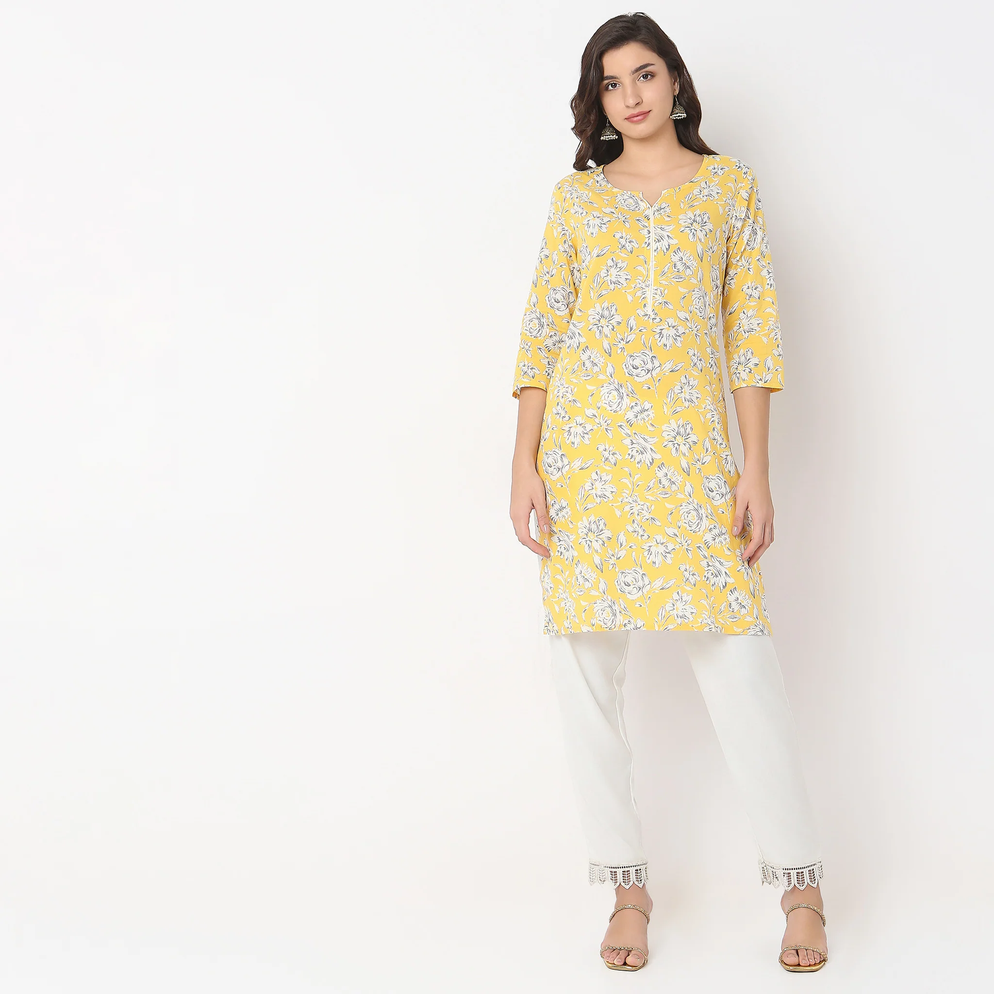 Straight Fit Floral Kurta - Image 2