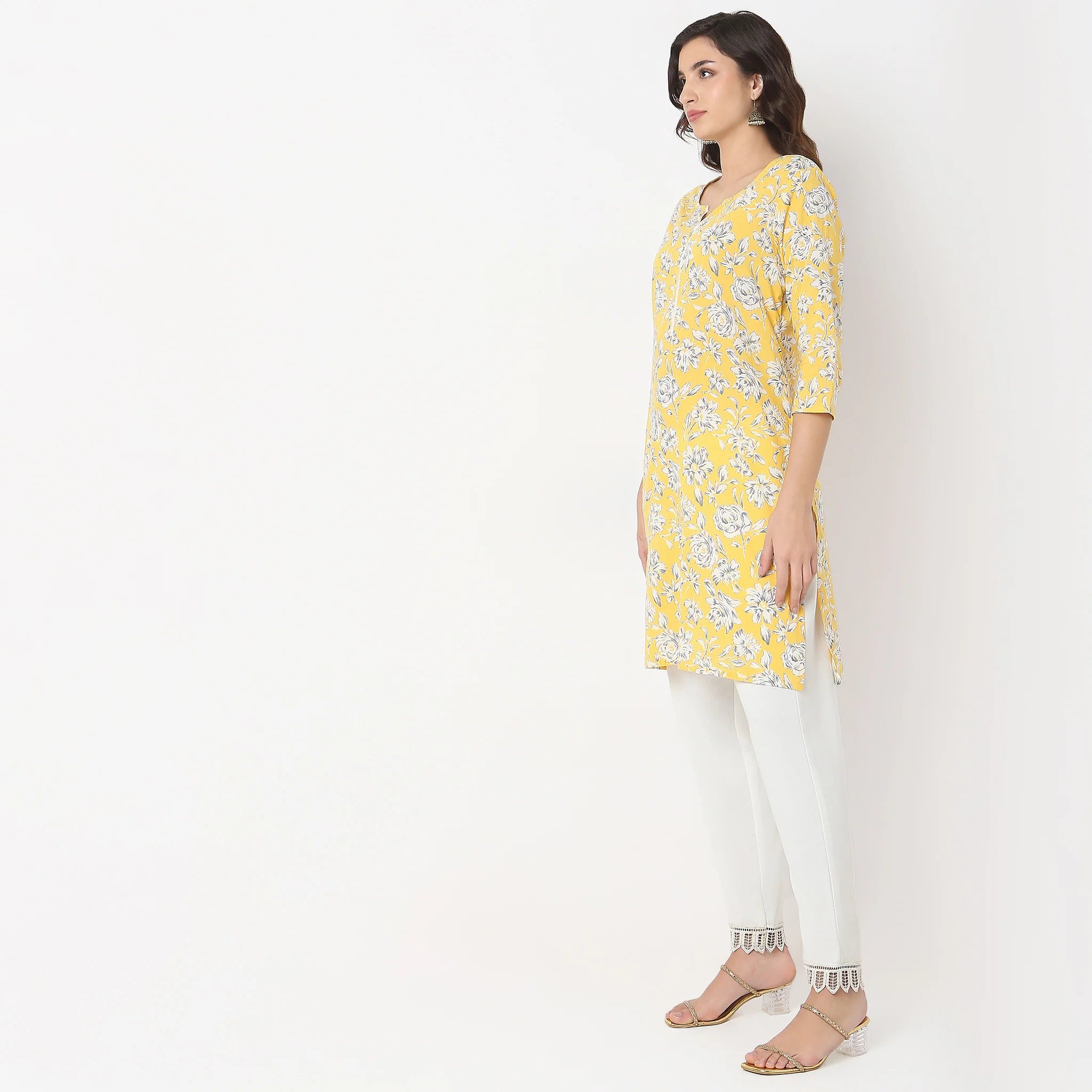 Straight Fit Floral Kurta - Image 5