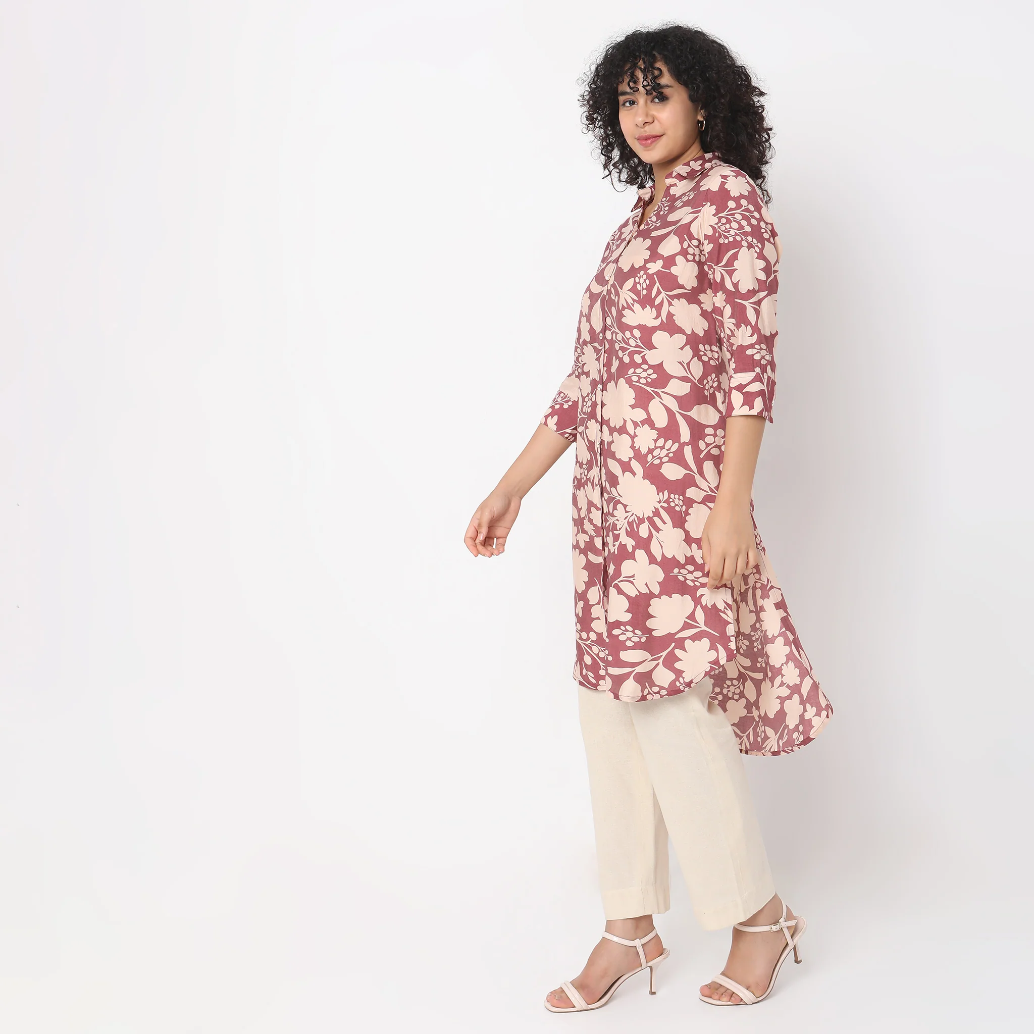 Straight Fit Floral Kurta - Image 5