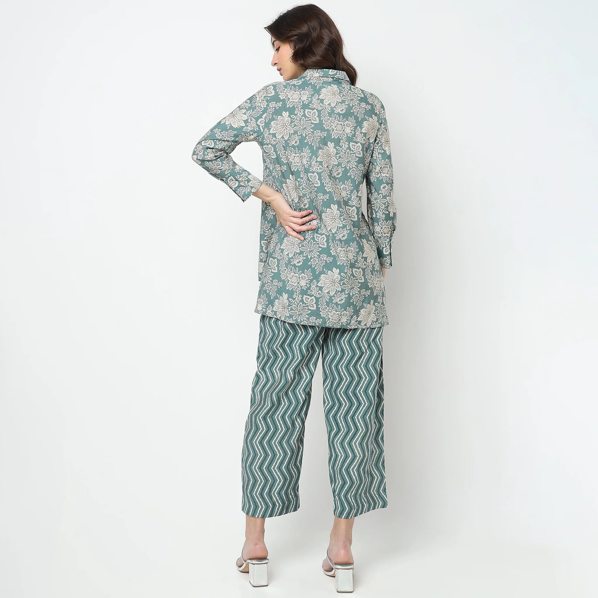 Straight Fit Floral Tunic With Pant Set - Image 10