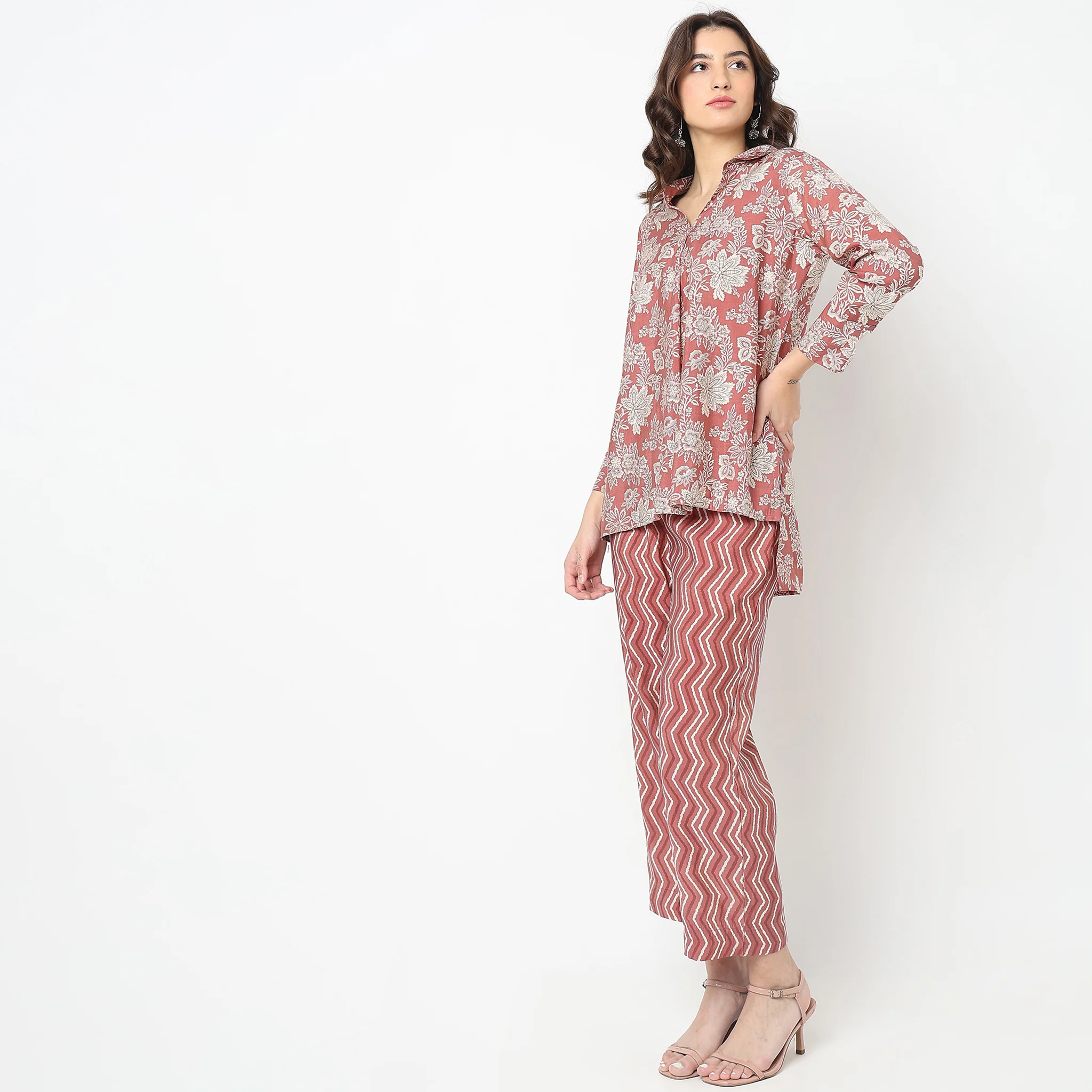 Straight Fit Floral Tunic With Pant Set - Image 5