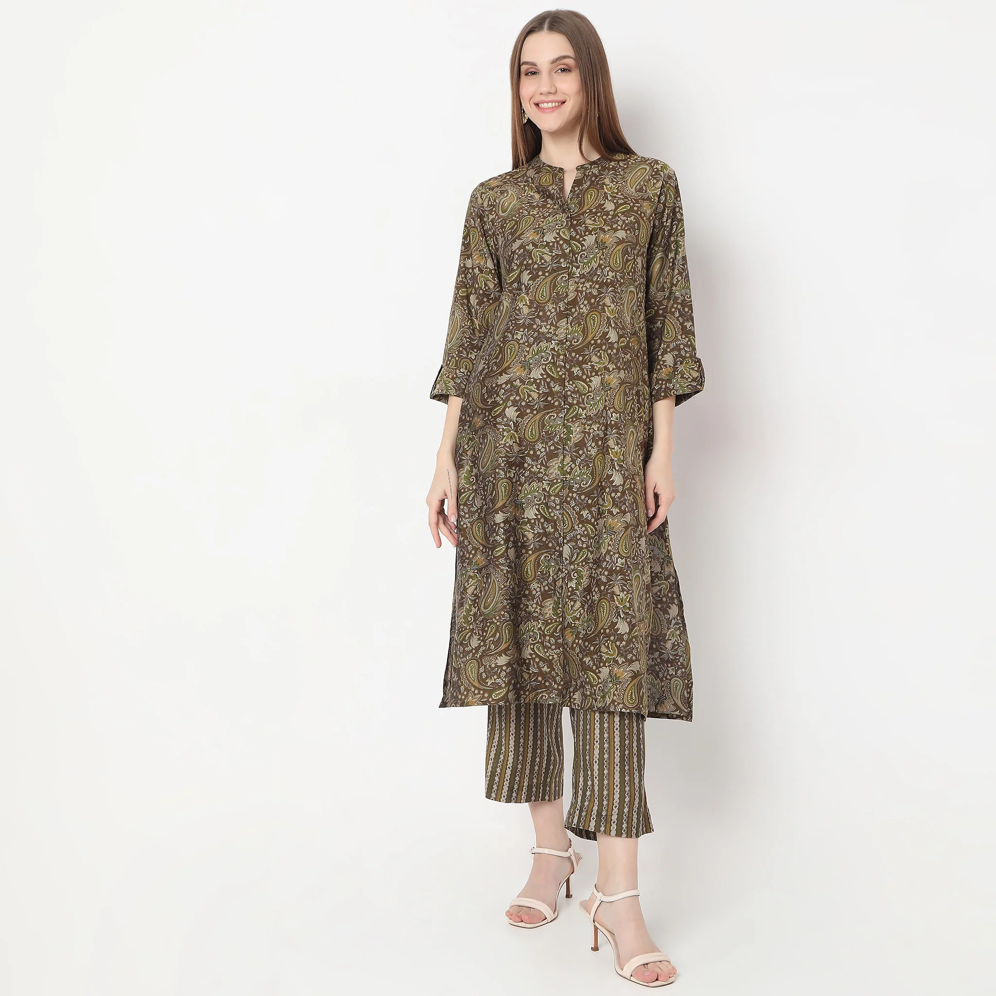 Straight Fit Floral Print Calf Length Kurta With Pant Set - Image 2