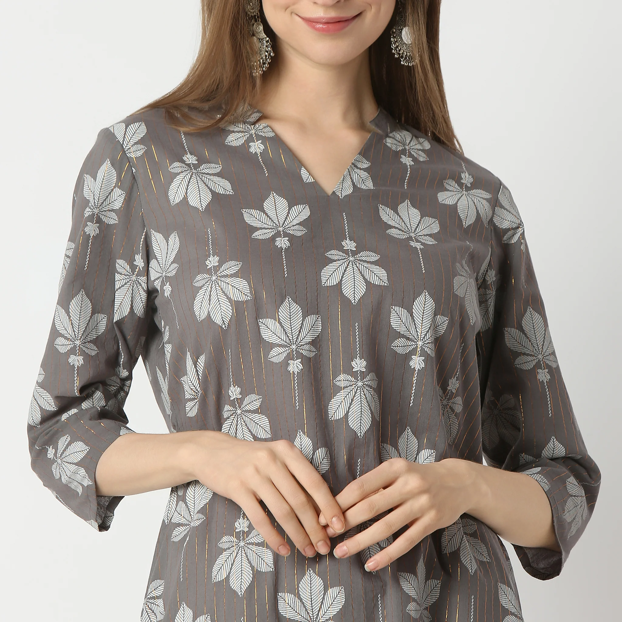 Straight Fit Floral Print V-Neck Long Kurta - Image 4