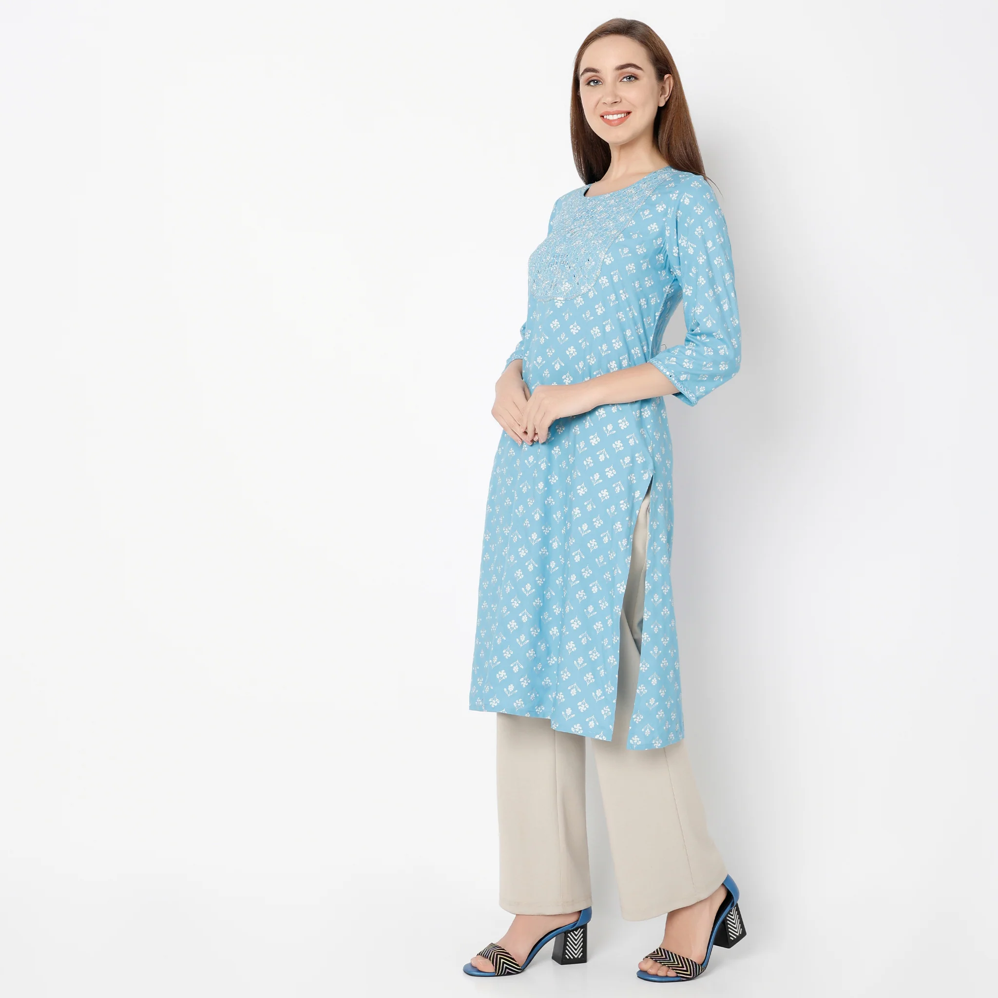 Round Neck Embroidered Yoke Knee Length Three-Fourth Sleeve Straight Fit Printed Floral Kurta - Image 2