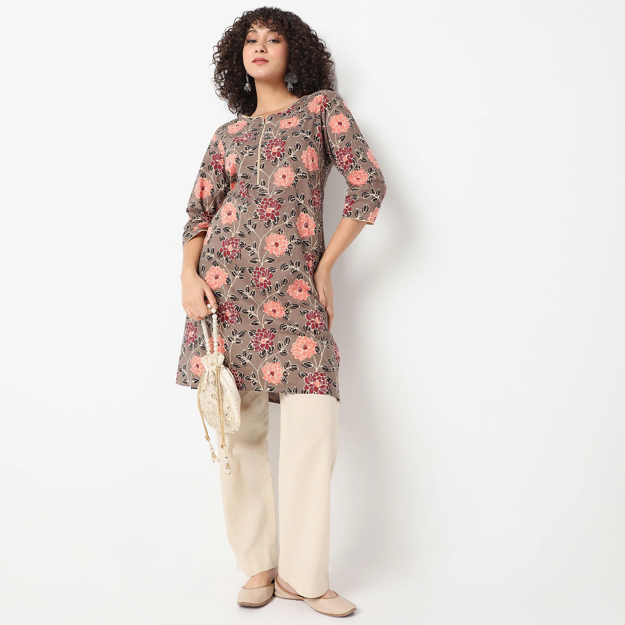 Round Neck Knee Length Three-Fourth Sleeve Straight Fit Floral Epp Kurta