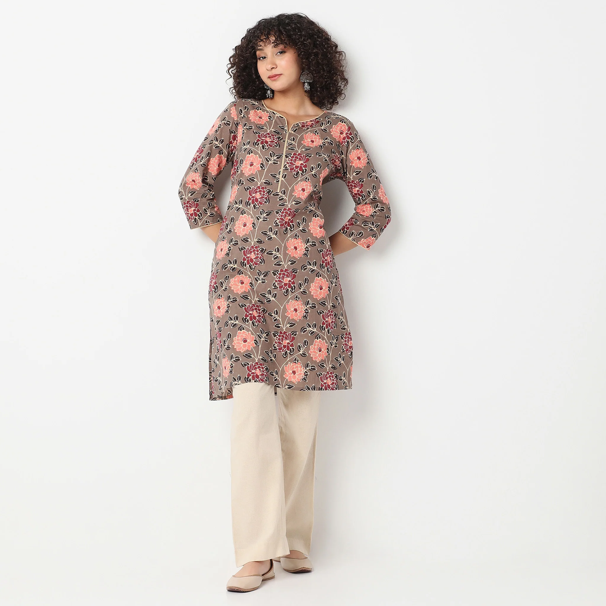 Round Neck Knee Length Three-Fourth Sleeve Straight Fit Floral Epp Kurta - Image 2