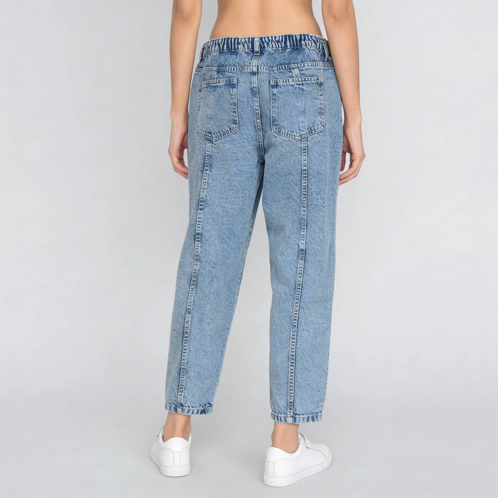 Straight Fit High Rise Back Button Look Jeans - Image 3