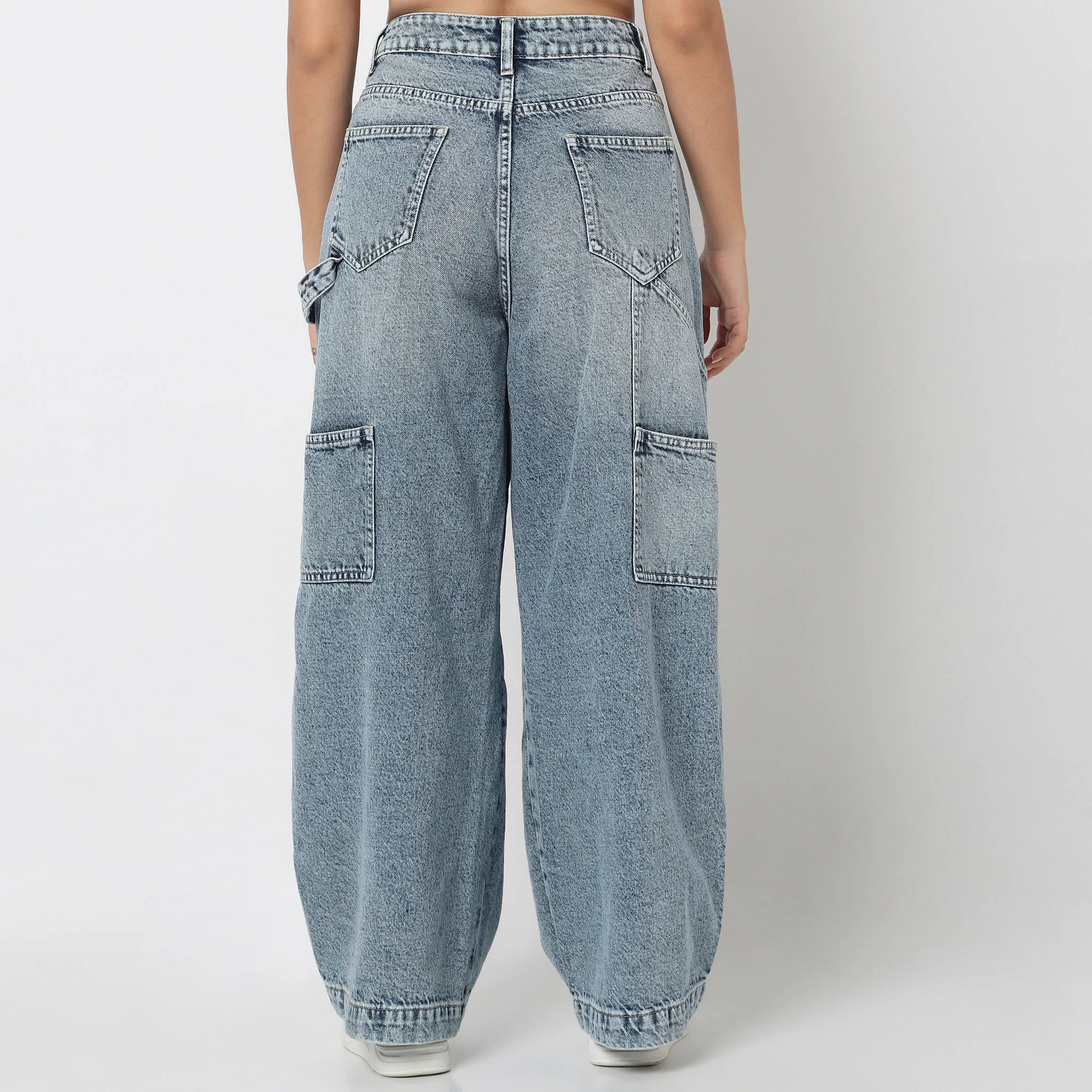 Straight Fit Light Wash Denim With Side Rivet Look - Image 3