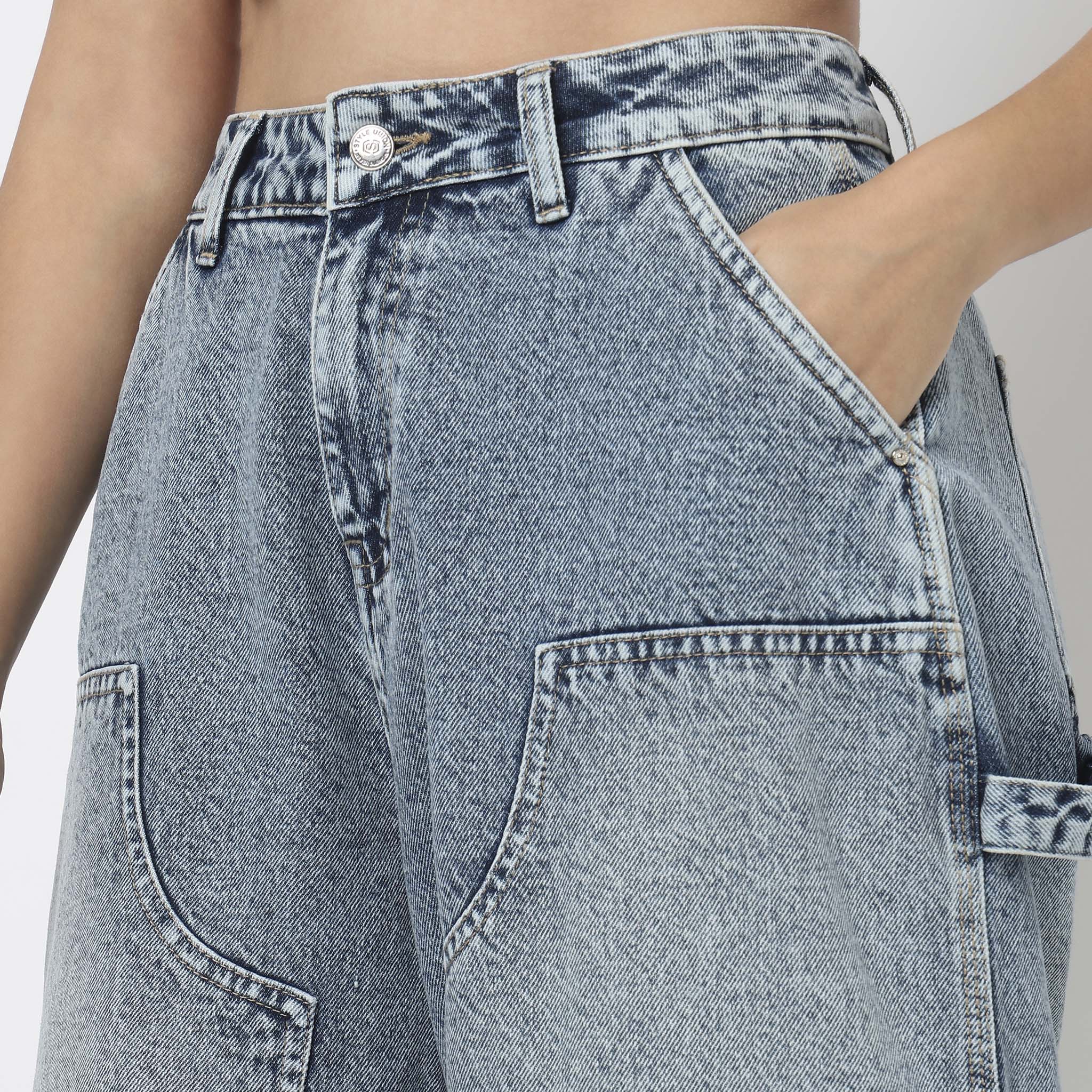 Straight Fit Light Wash Denim With Side Rivet Look - Image 4