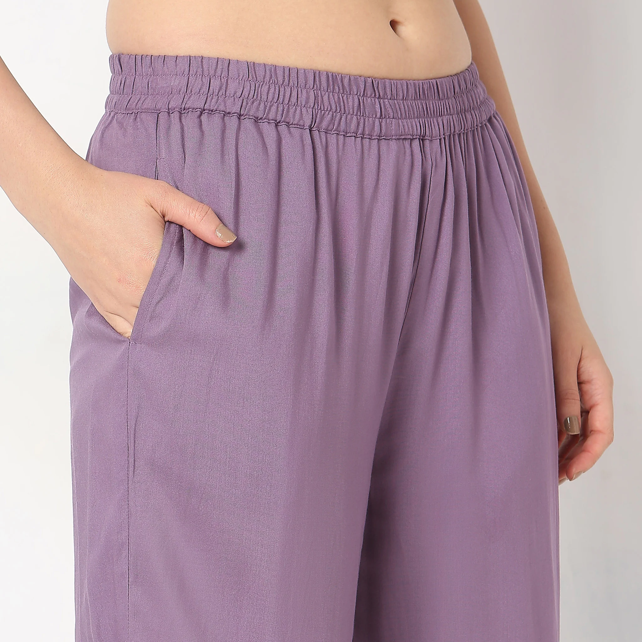 Straight Fit Mid Rise Pants - Image 4
