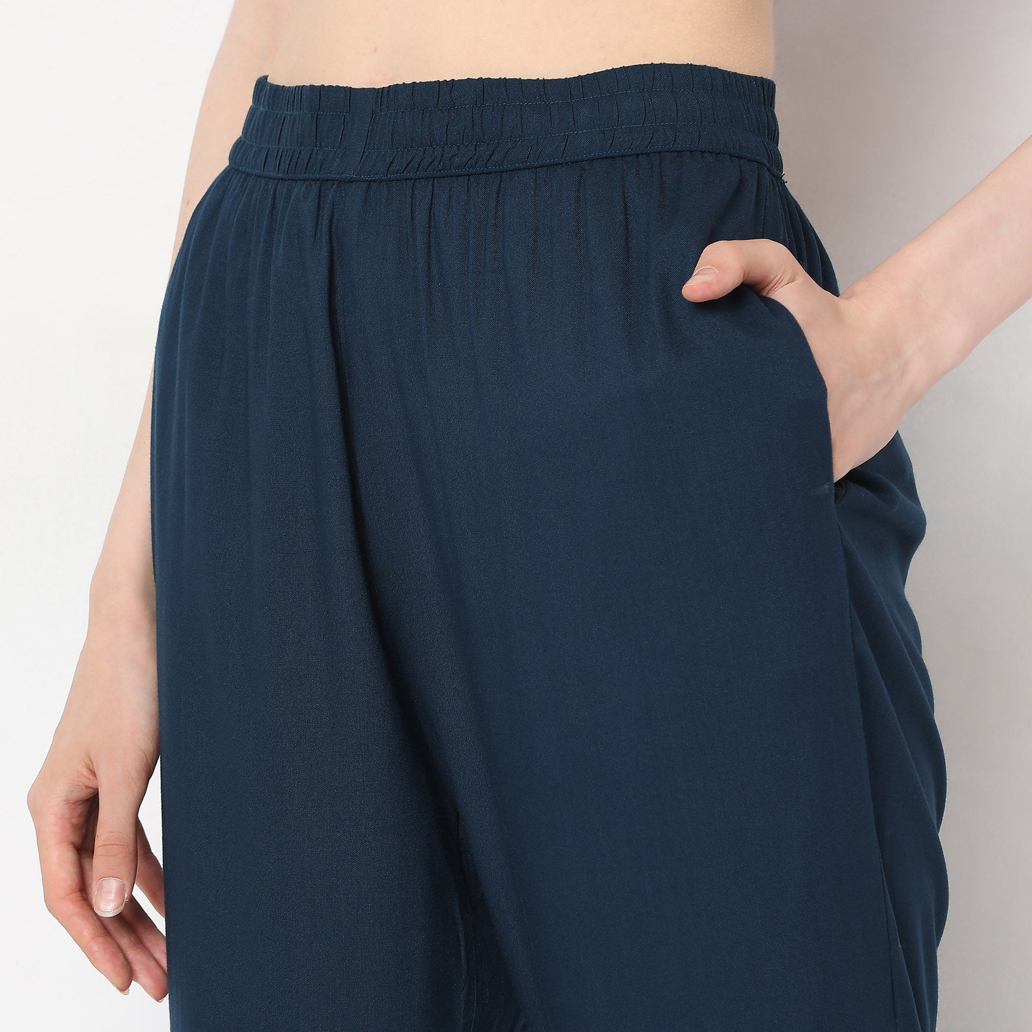 Straight Fit Mid Rise Pants - Image 4