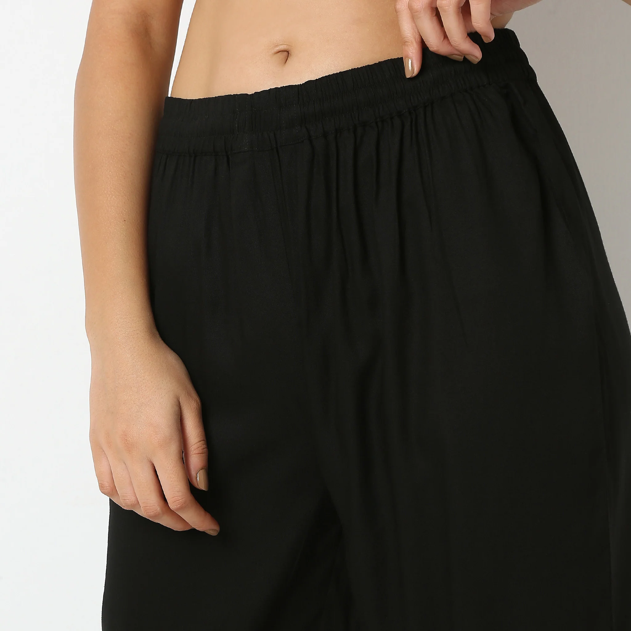 Ankle Length Straight Fit Printed Pants - Image 4